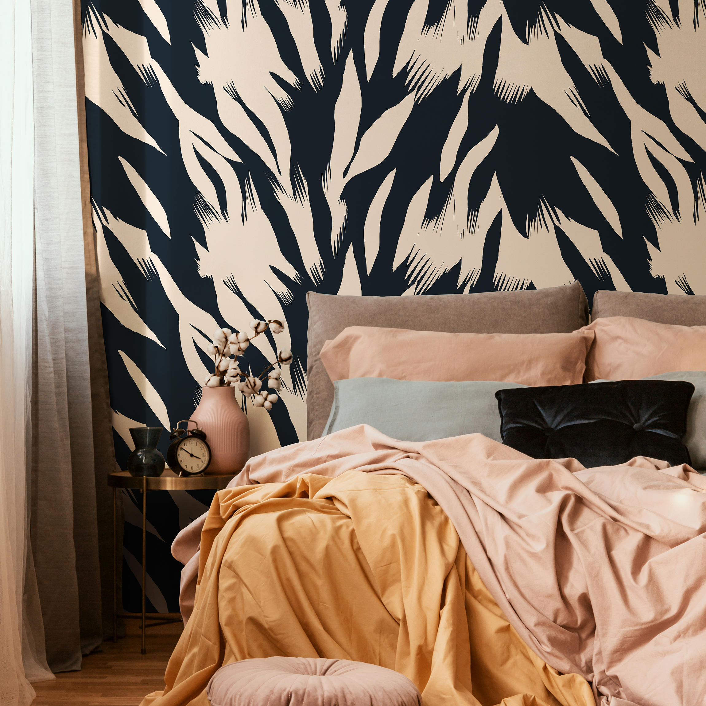 Abstract Wallpaper With Bold Brushstrokes In Black And Cream - C343