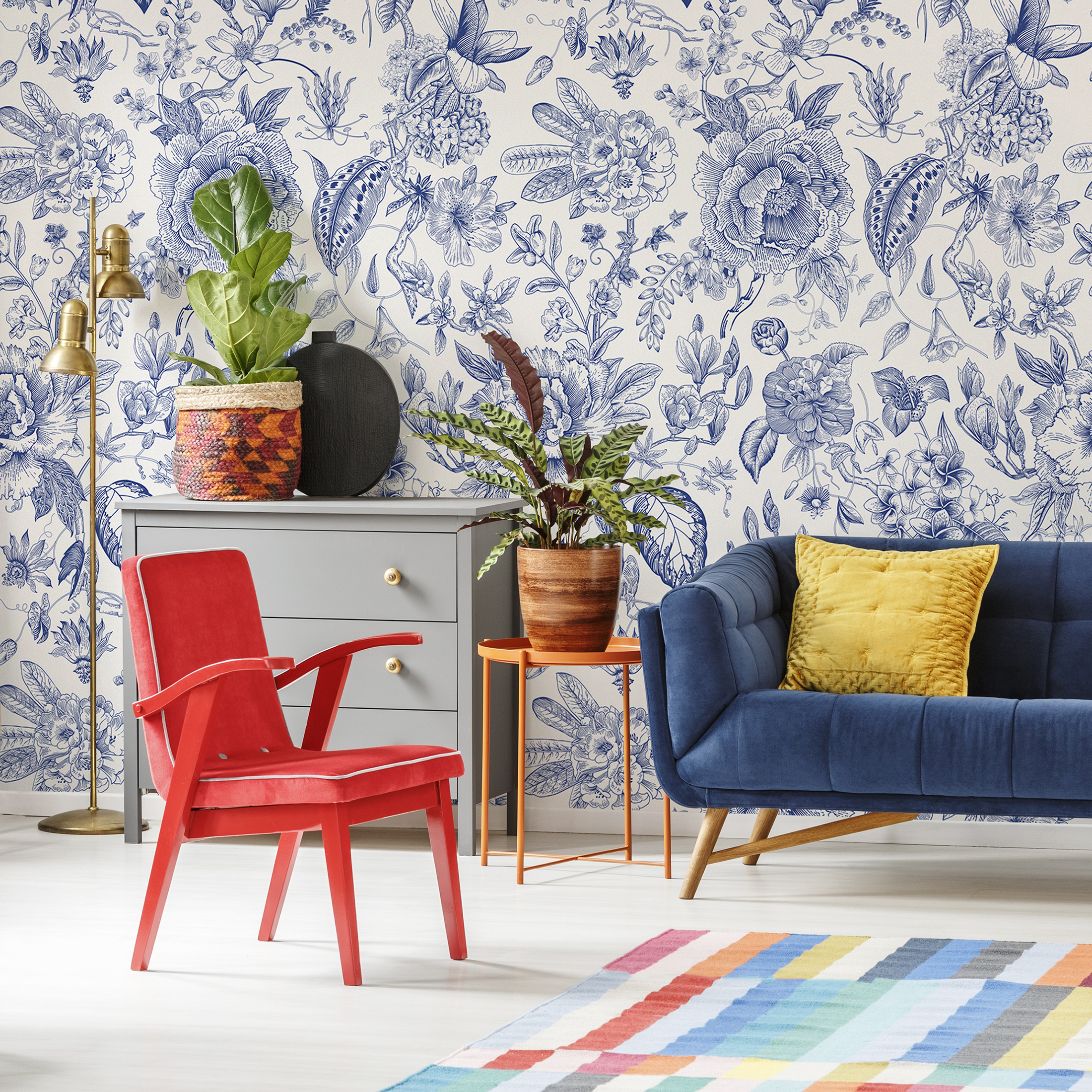 Floral Wallpaper With A Vintage Toile Motif In Blue And Cream - C359
