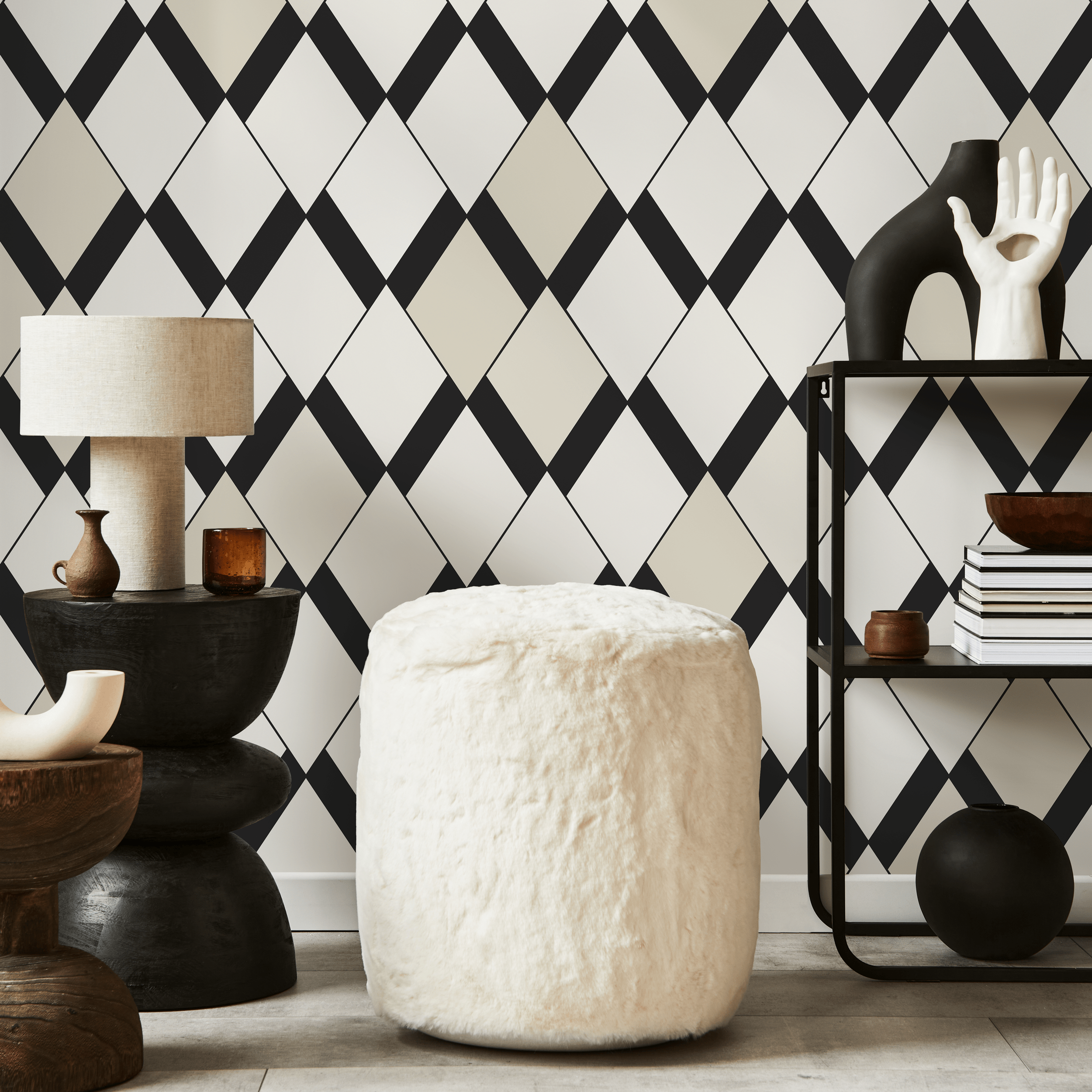 Geometric Wallpaper With A Modern Diamond Motif In Black, White, And Beige - C363