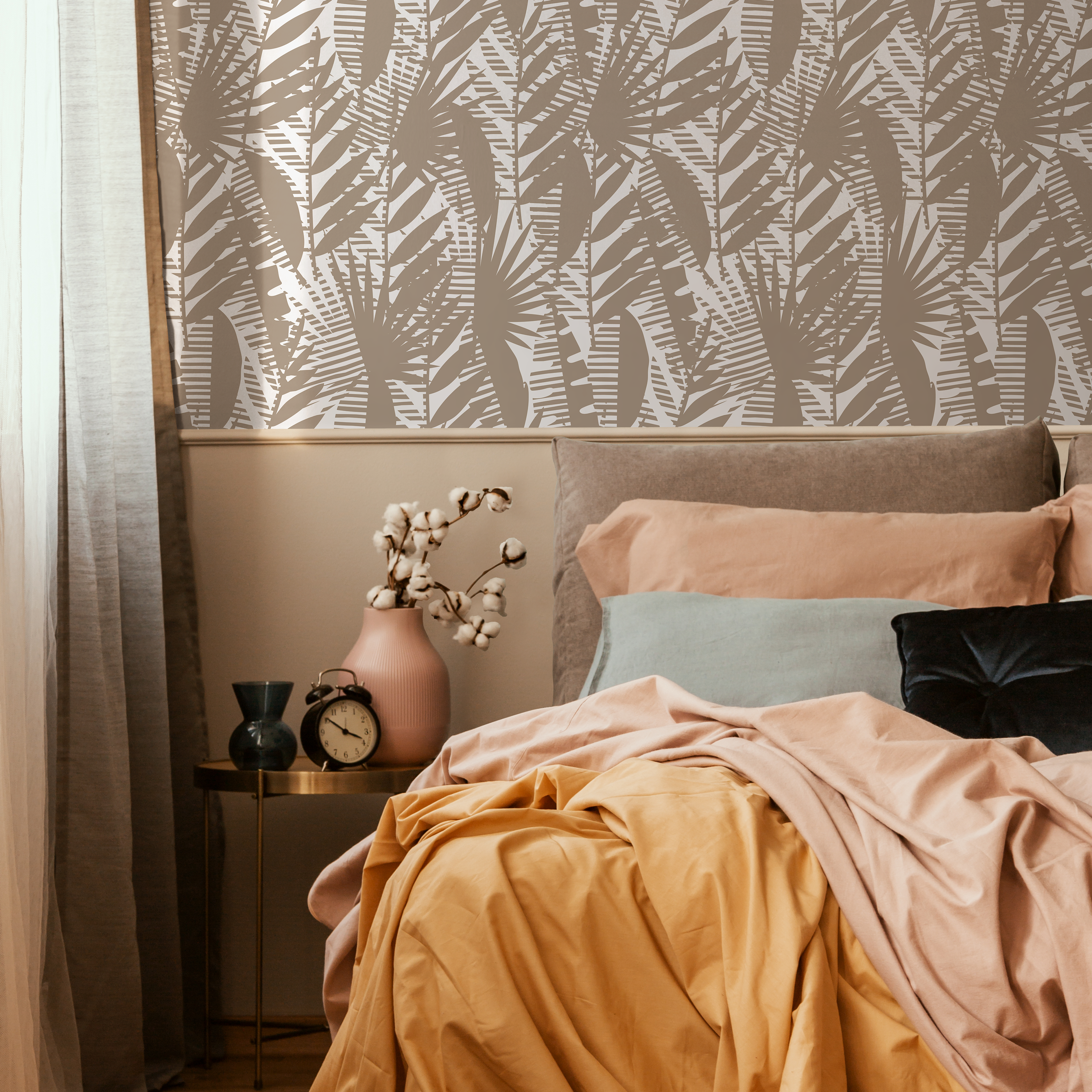 Botanical Wallpaper With Stylized Palm Leaves In Beige And Off-white - C402