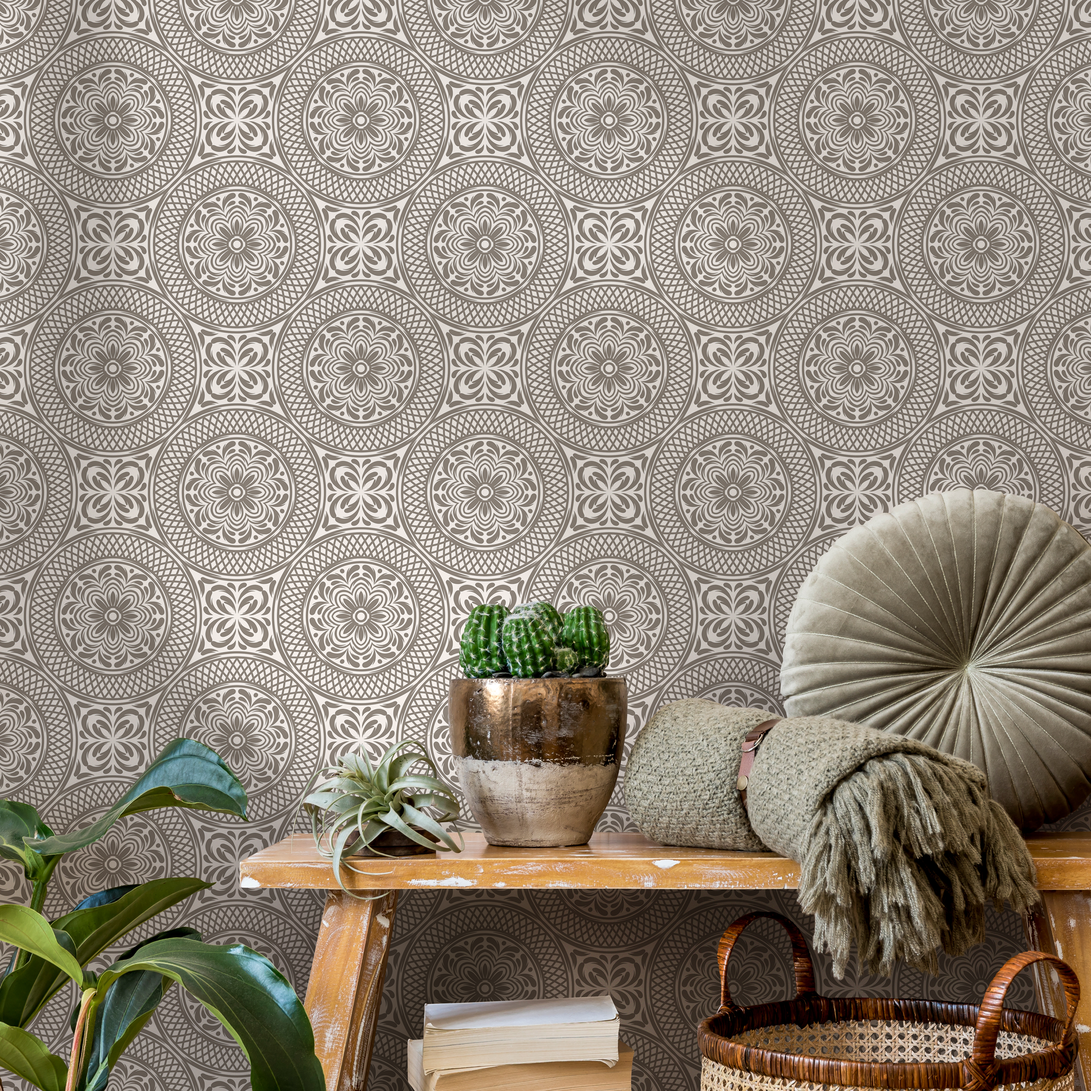 Arabic Wallpaper With An Intricate Medallion Motif In Beige And Cream - C427
