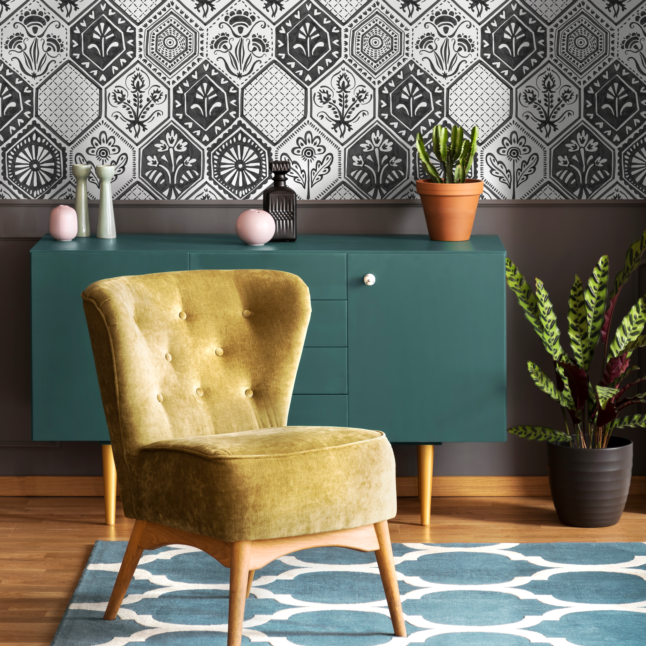 Damask Wallpaper Featuring Intricate Hexagonal Tiles In Black And White - C446