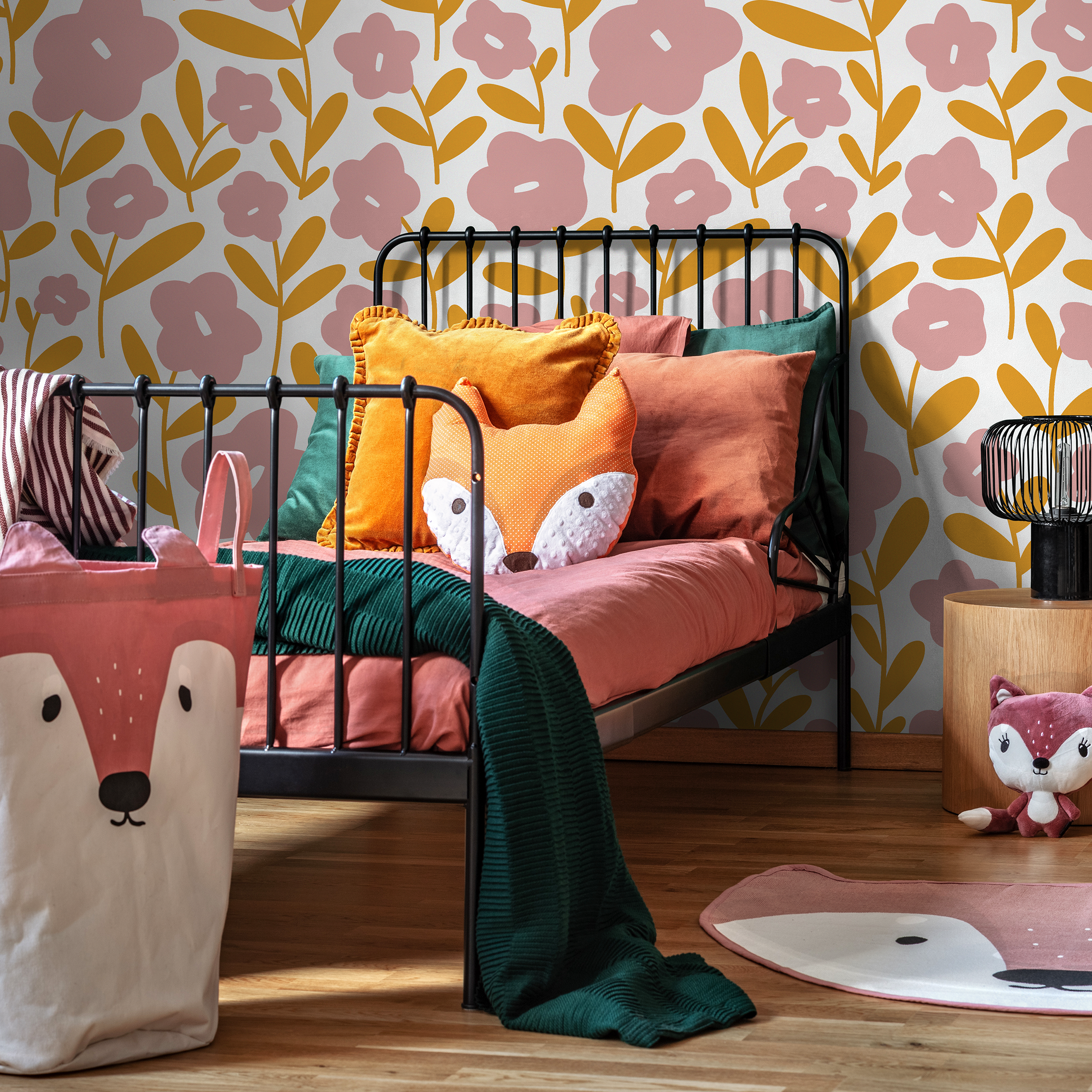 Floral Wallpaper Featuring Stylized Flowers In Pink And Yellow - C476