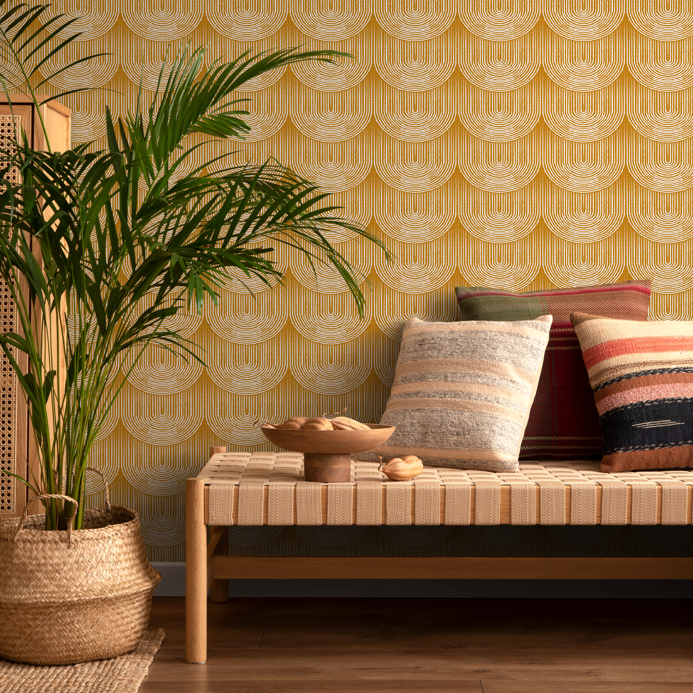 Art Deco Wallpaper With A Scalloped Arch Motif In Yellow And White - C484