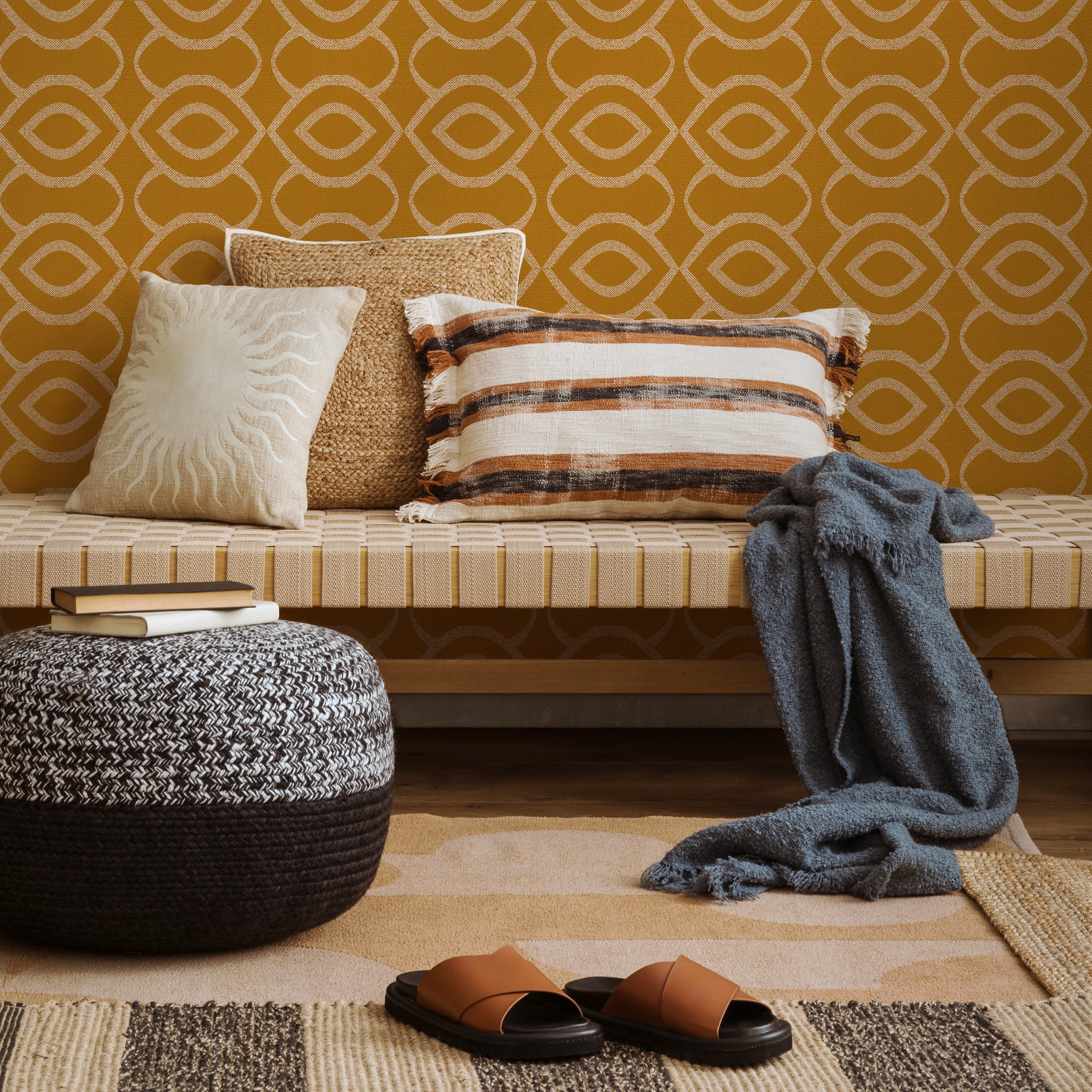 Retro Wallpaper With A Geometric Chain Link Motif In Mustard Yellow And Beige - C495