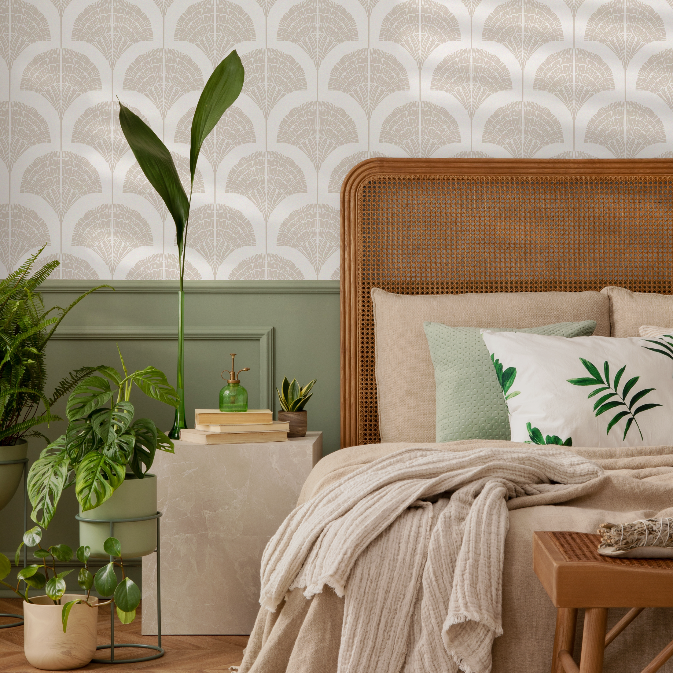 Art Deco Wallpaper With A Stylized Palm Fan Motif In Beige - C505