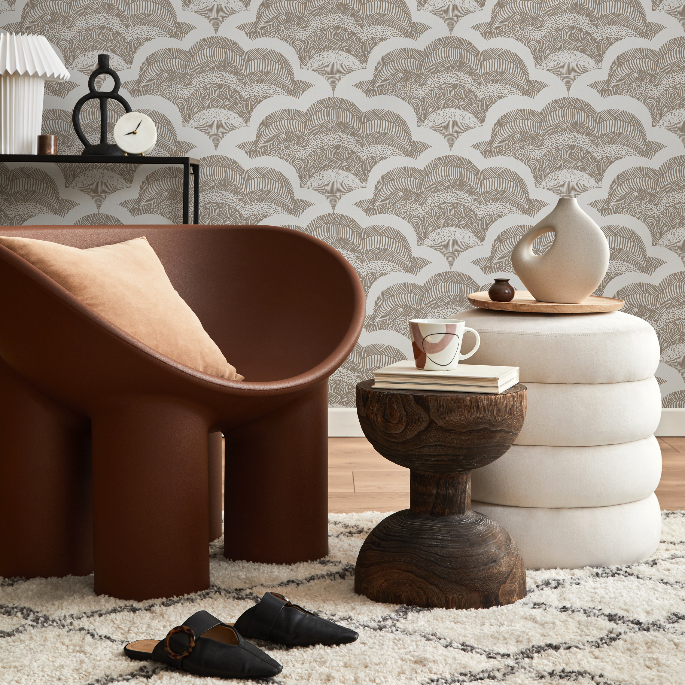 Scallop Wallpaper With Intricate Hand-drawn Textures In Taupe And Cream - C512
