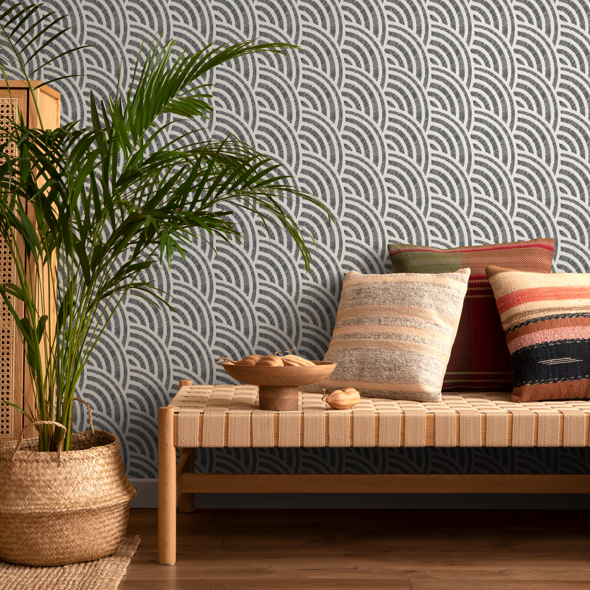 Geometric Wallpaper With A Sketched Scallop Motif In Black And White - C521