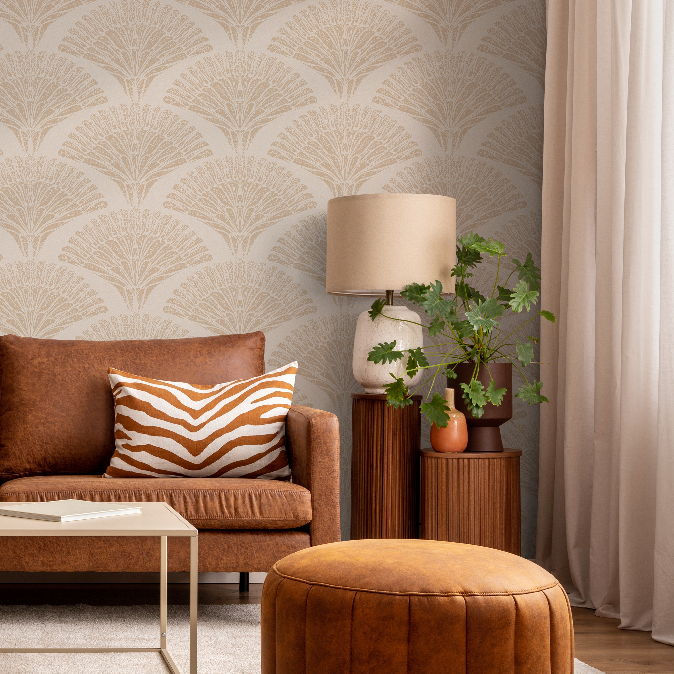 Art Deco Wallpaper With A Stylized Palm Frond Motif In Beige And Cream - C545
