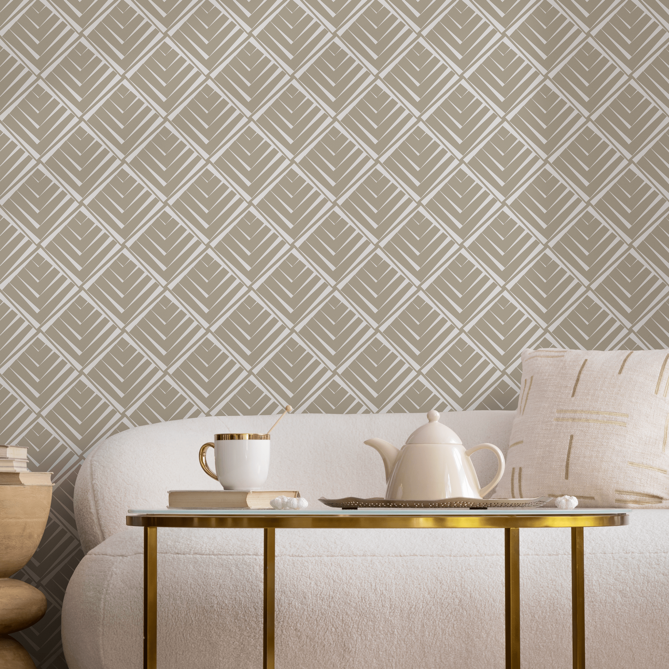 Art Deco Wallpaper With A Geometric Diamond Pattern In Beige And White - C566