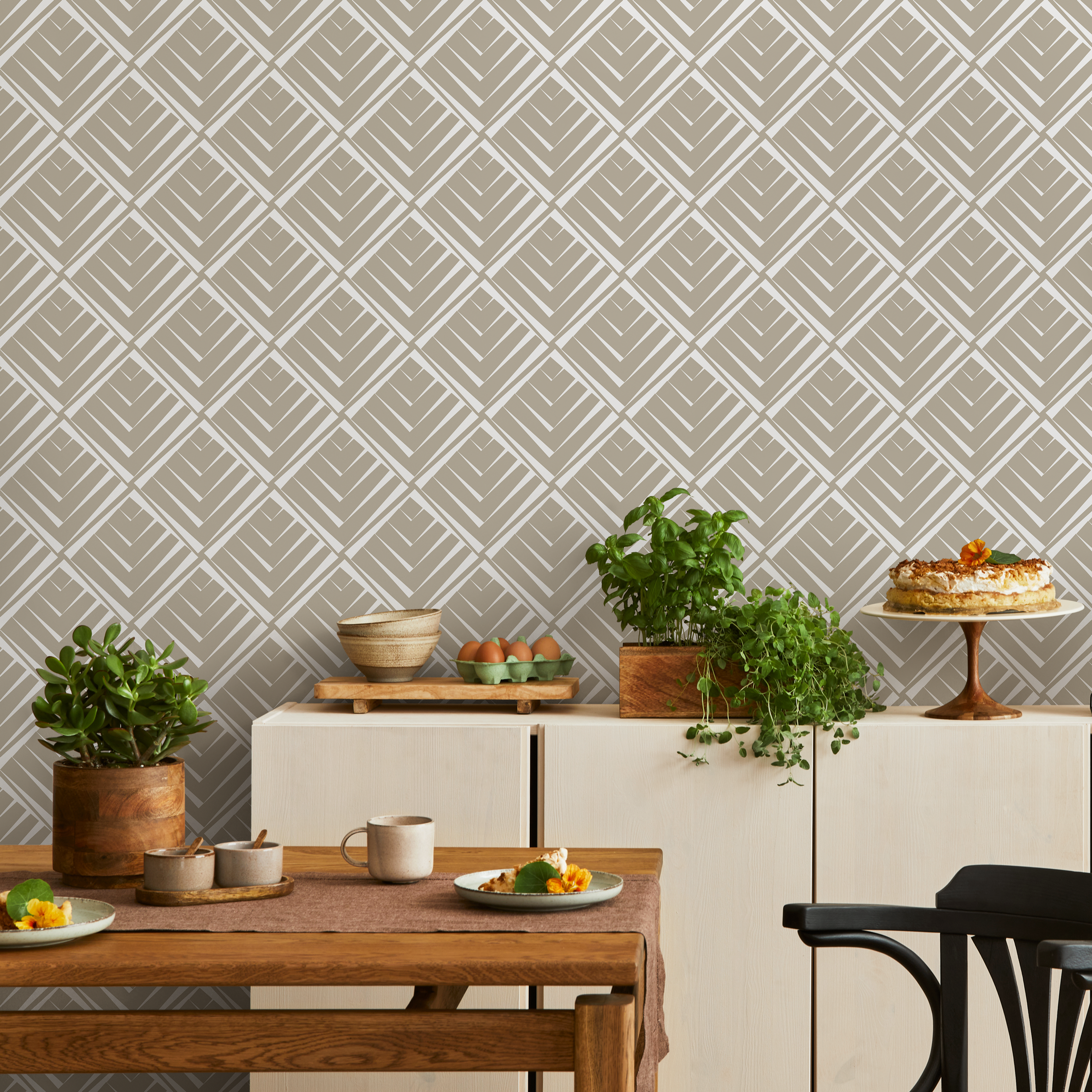 Art Deco Wallpaper With A Geometric Diamond Pattern In Beige And White - C566