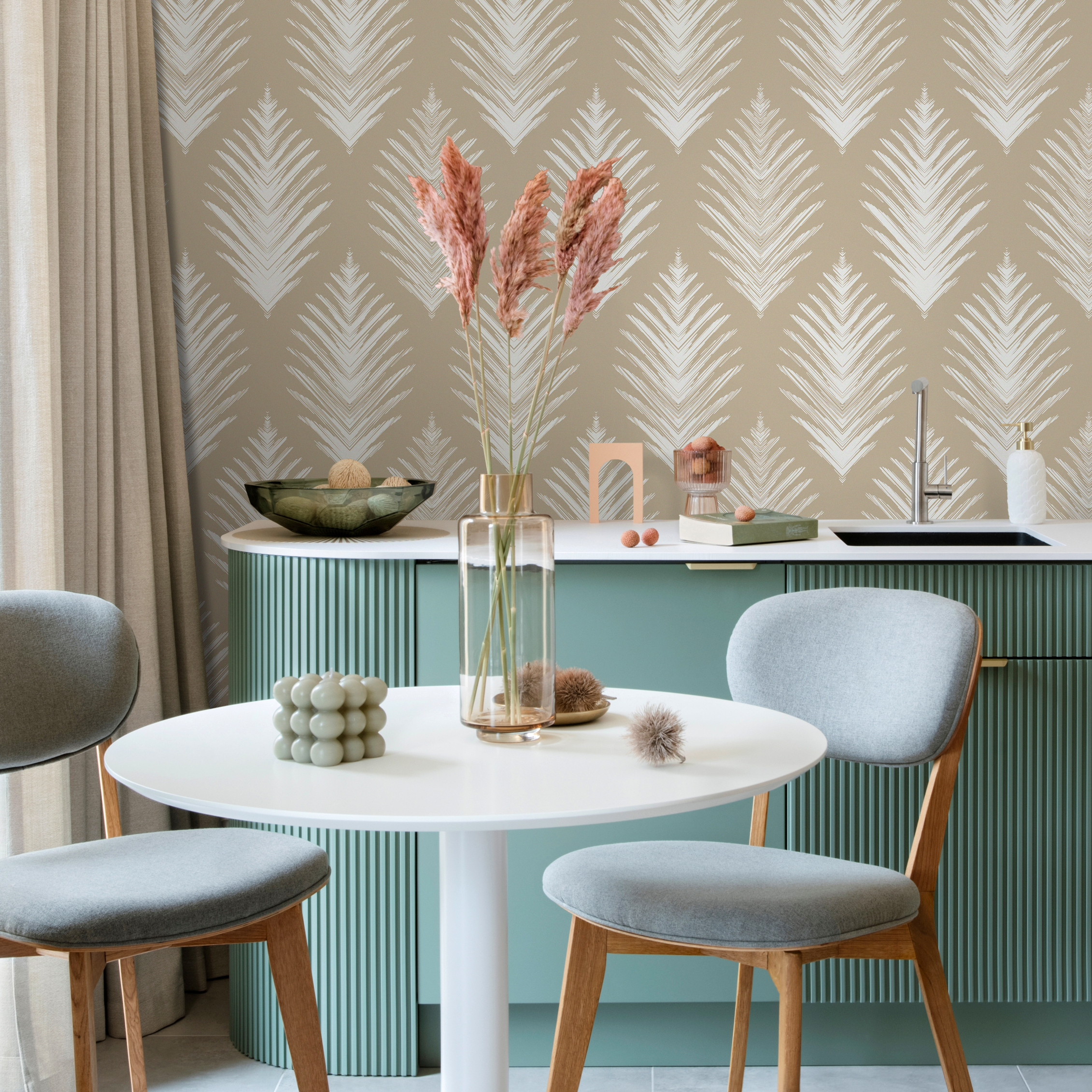 Botanical Wallpaper With An Abstract Leaf Motif In Beige And White - C604
