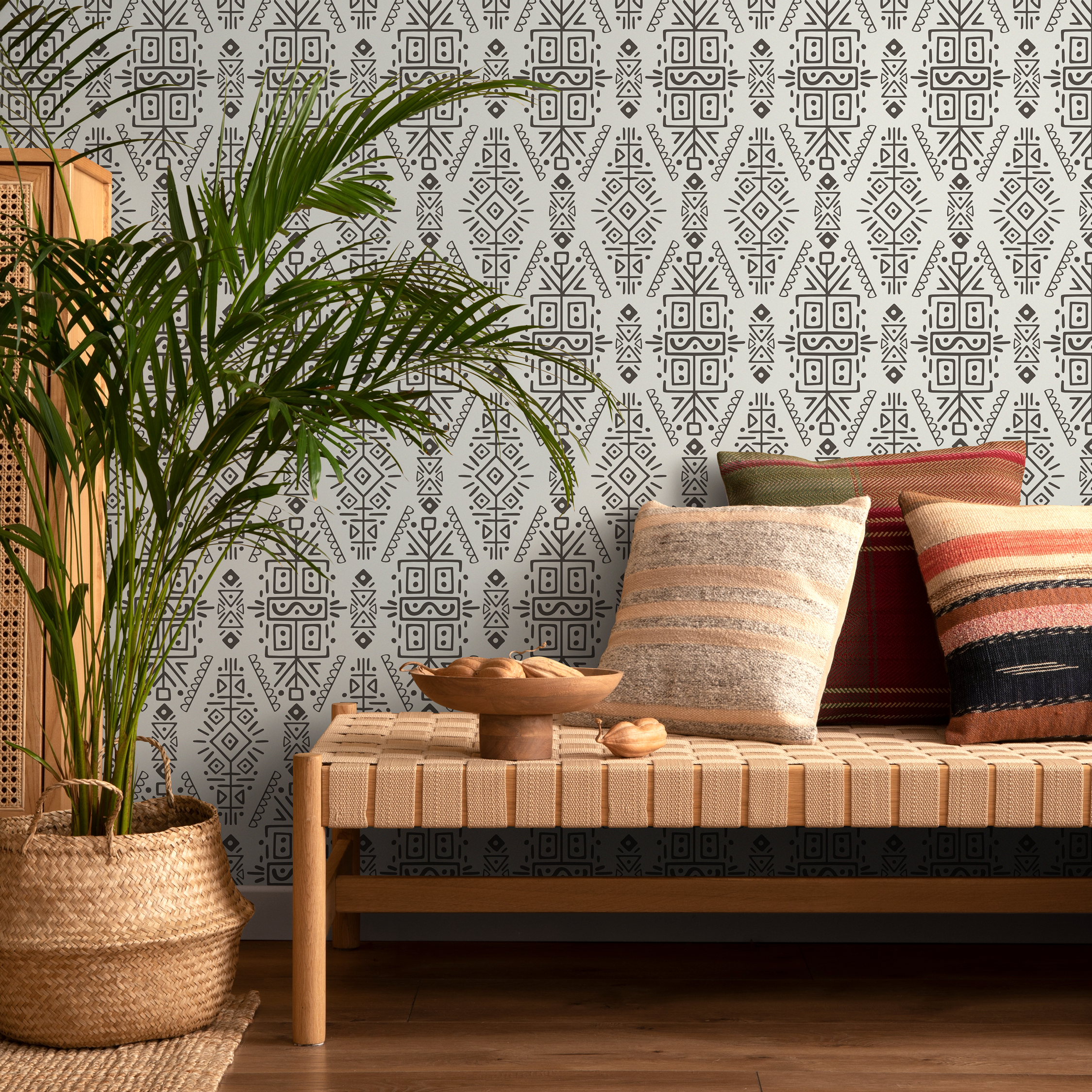 Tribal Wallpaper With A Geometric Ethnic Motif In Beige And Black - C607