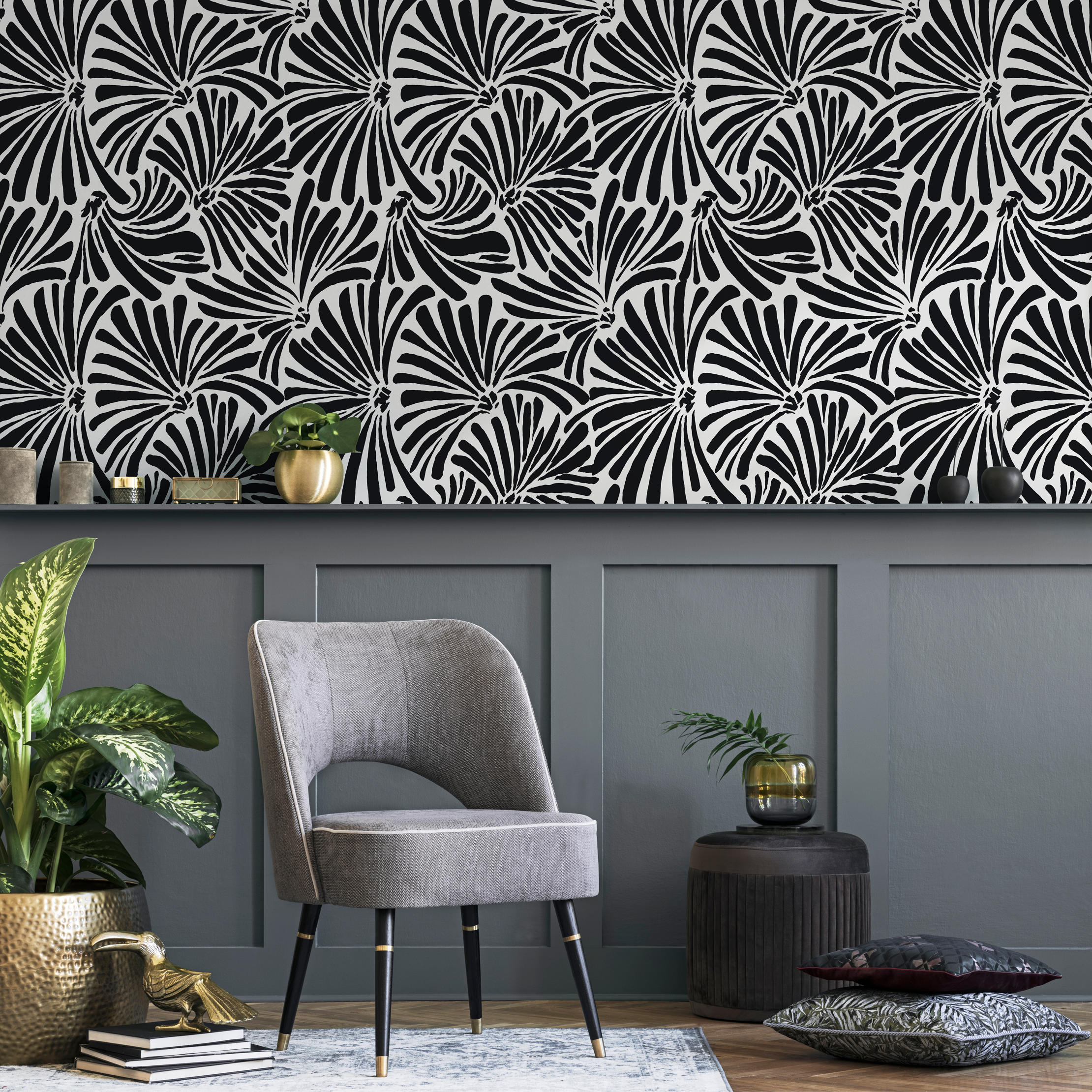 Botanical Wallpaper With A Bold Fan Palm Motif In Black And Beige - C667