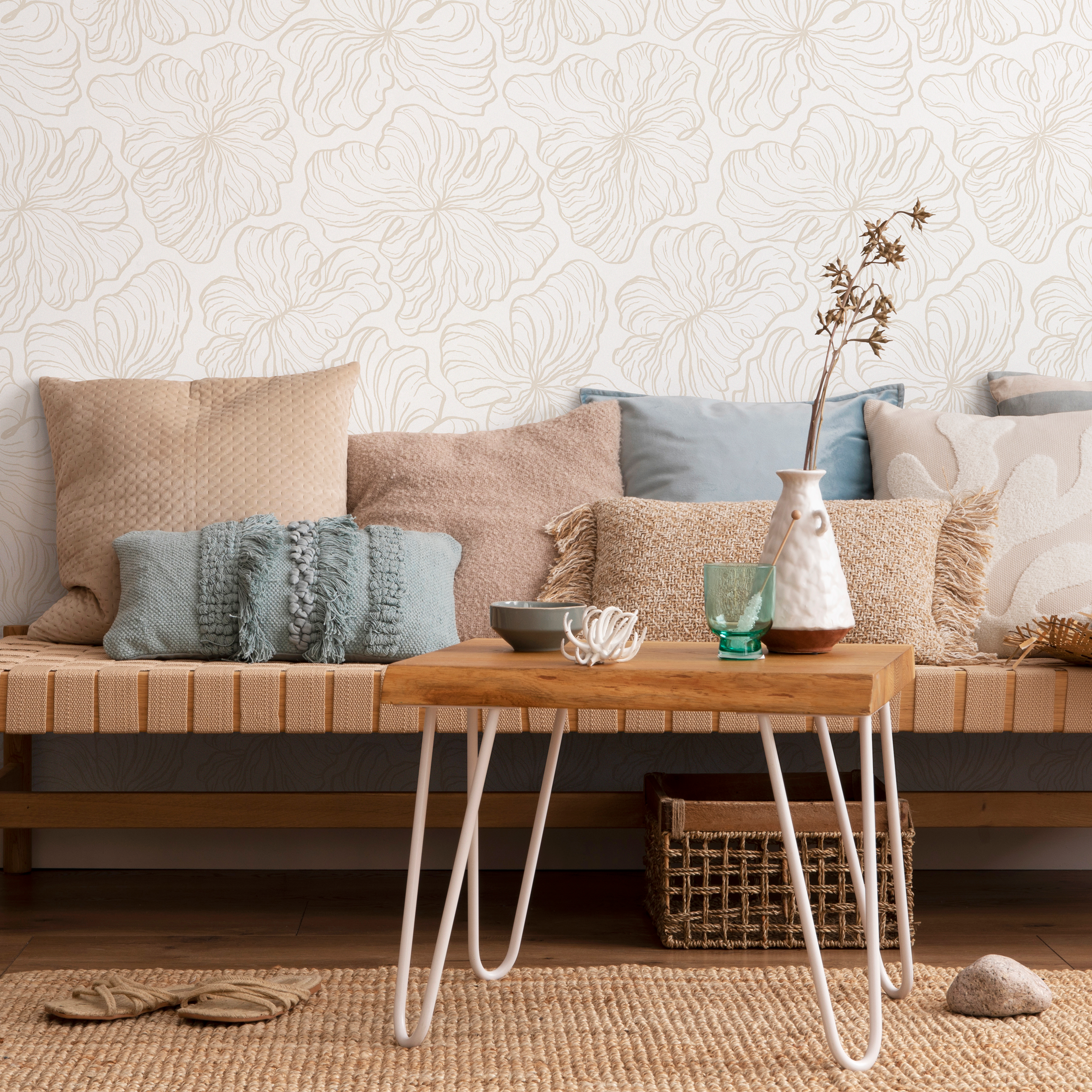 Floral Wallpaper With Delicate Stylized Blooms In Beige And Cream - C669