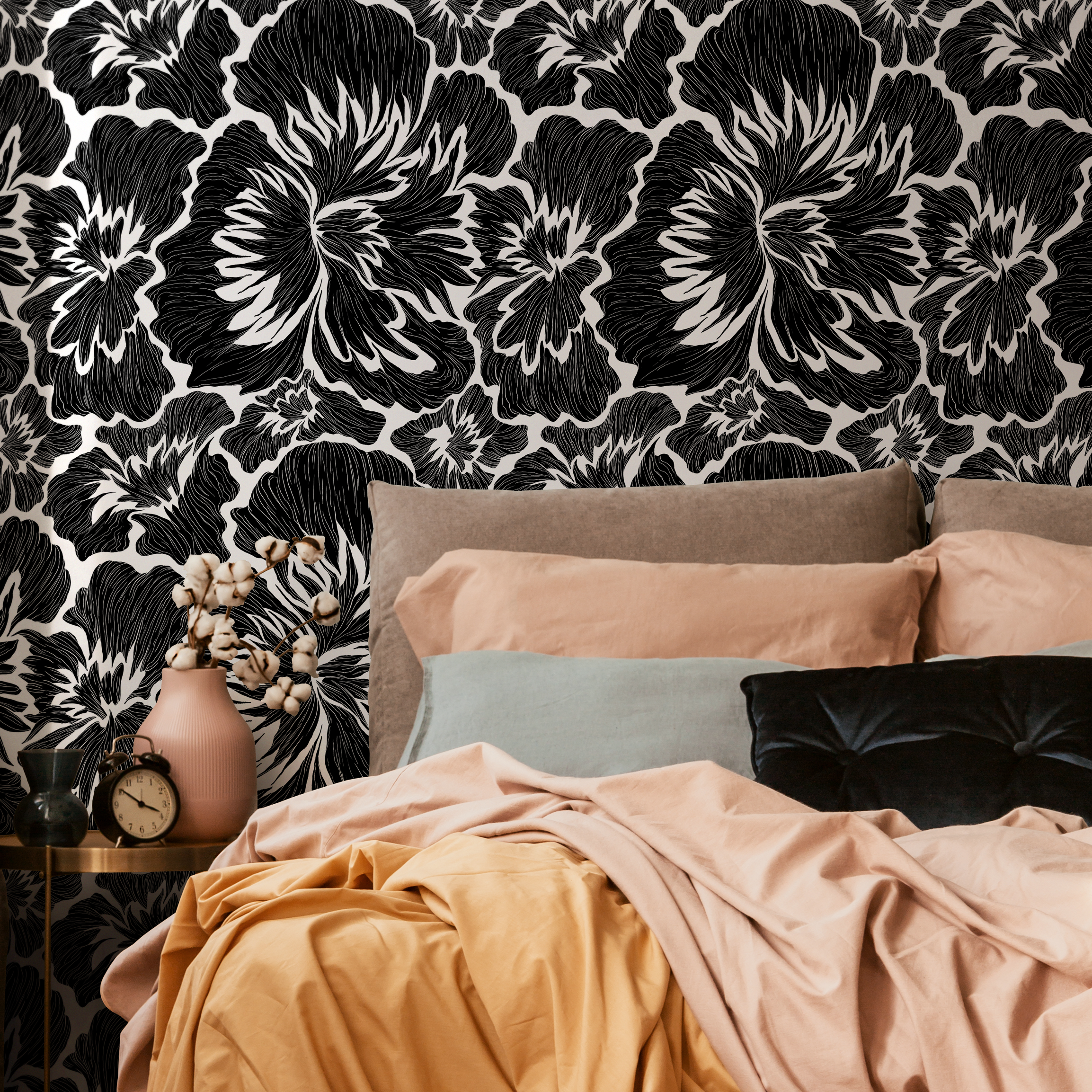 Floral Wallpaper With Bold Abstract Blooms In Black And White - C677
