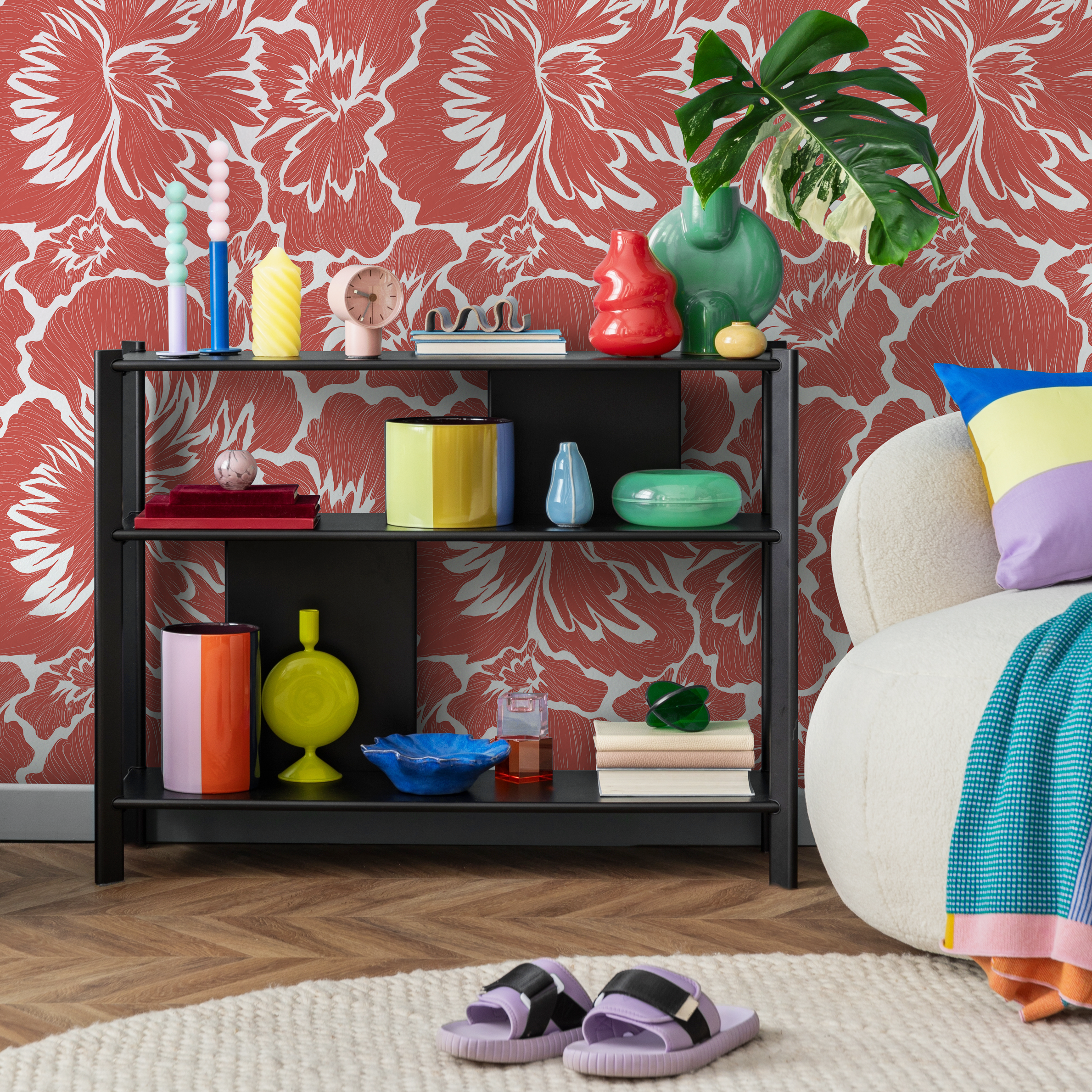 Floral Wallpaper With A Bold Hibiscus Motif In Coral - C678
