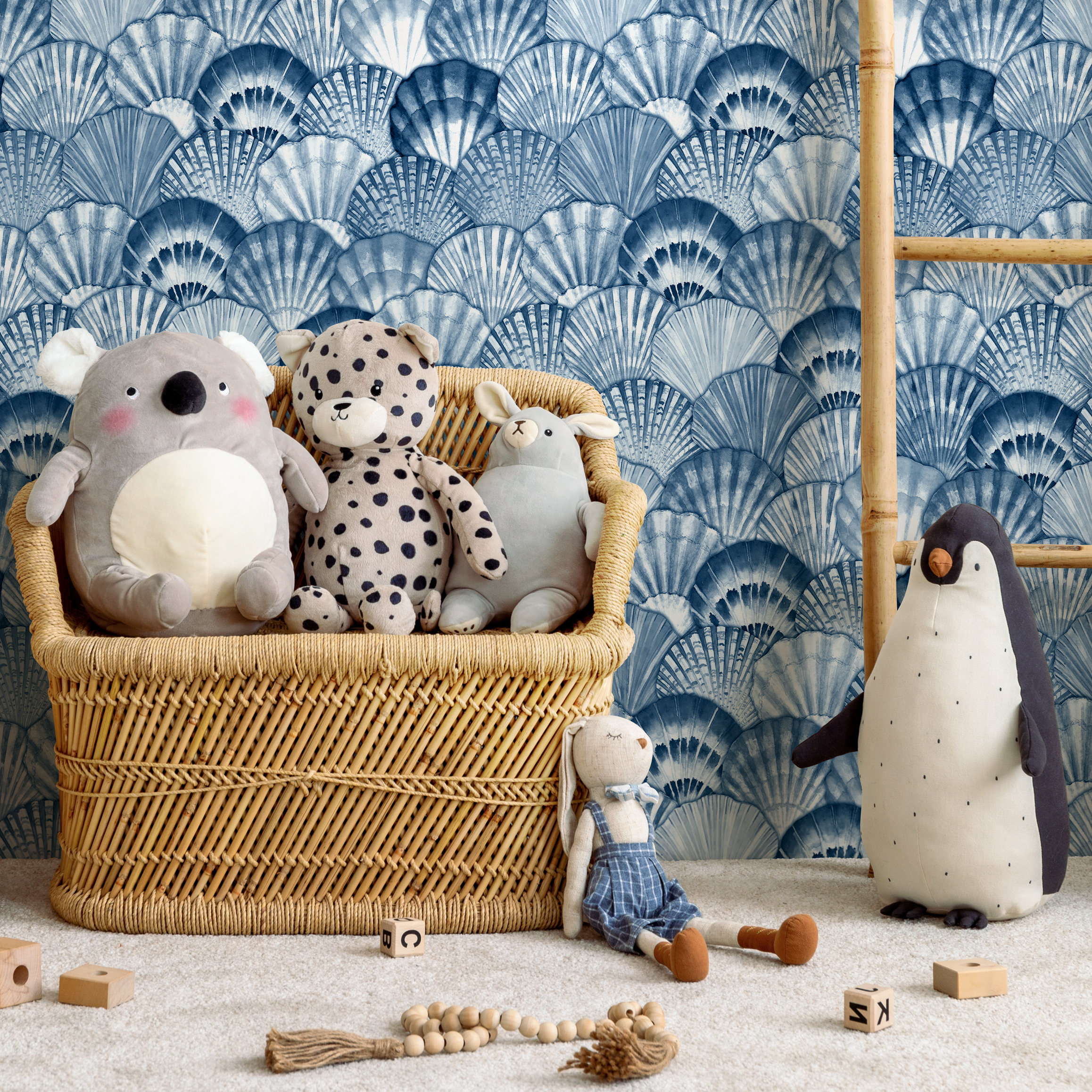 Coastal Wallpaper With A Watercolor Seashell Motif In Blue And White - C698