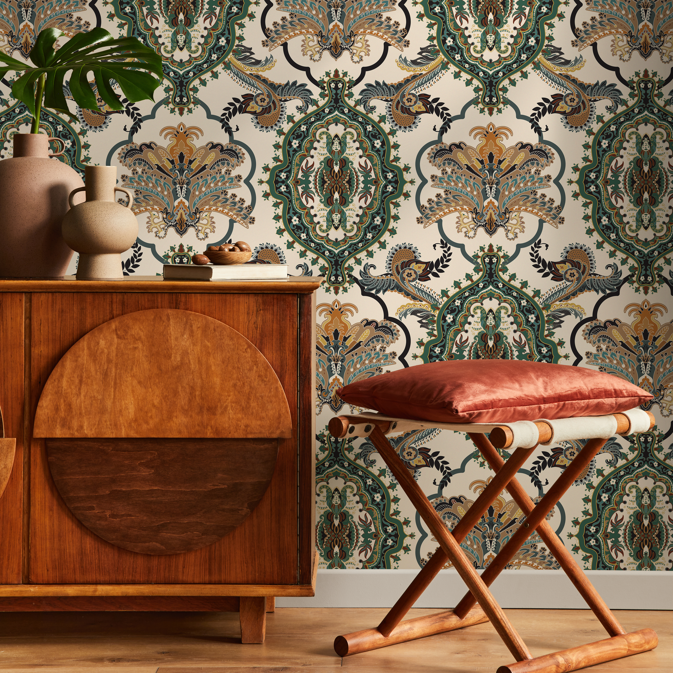 Damask Wallpaper With An Ornate Victorian Paisley Motif In Green, Gold, And Brown - C700