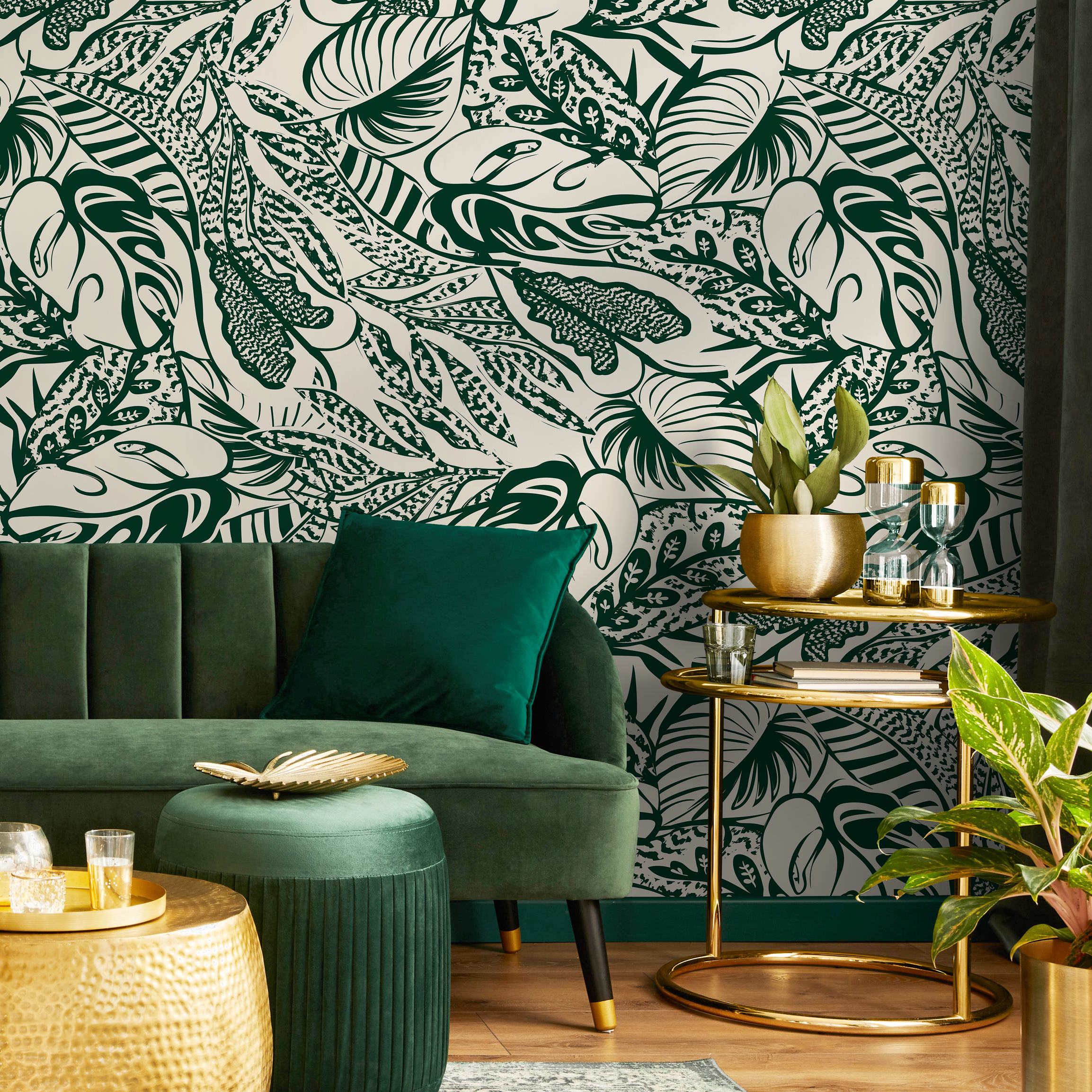 Abstract Wallpaper With A Bold Leaf Motif In Green And Cream - C706