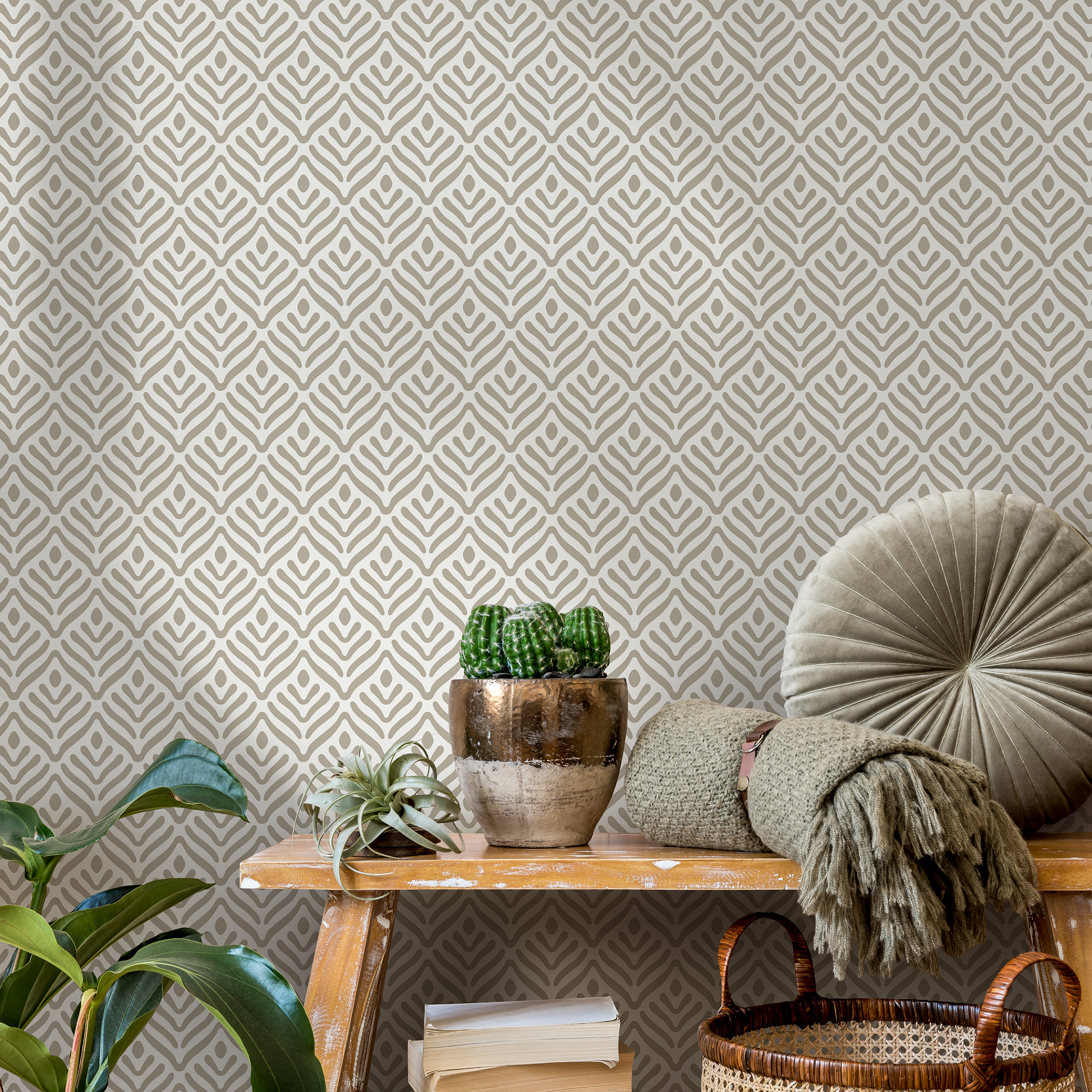Geometric Wallpaper With A Stylized Leaf Pattern In Beige And White - C711