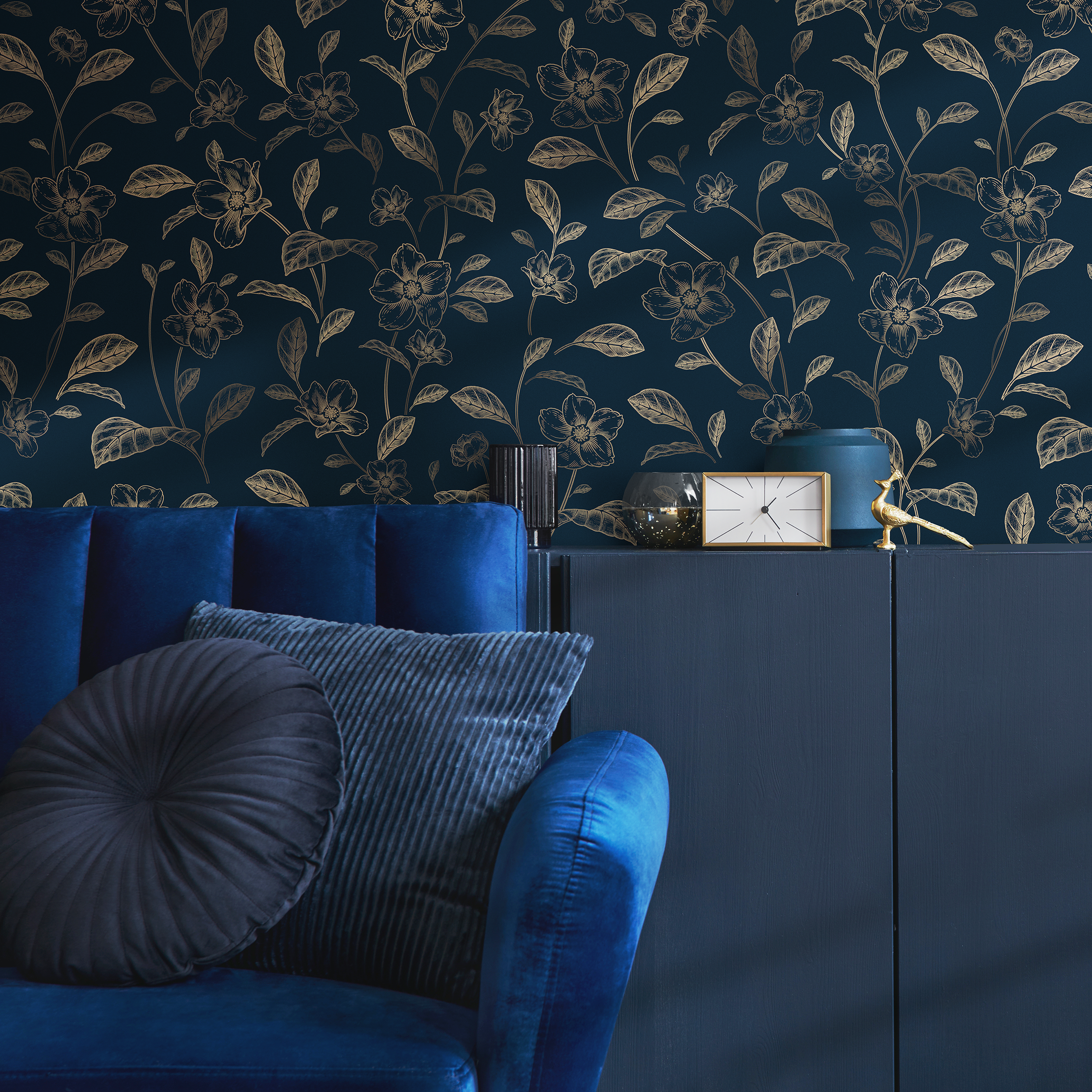 Floral Wallpaper With A Vintage Botanical Motif In Navy Blue And Gold - C719
