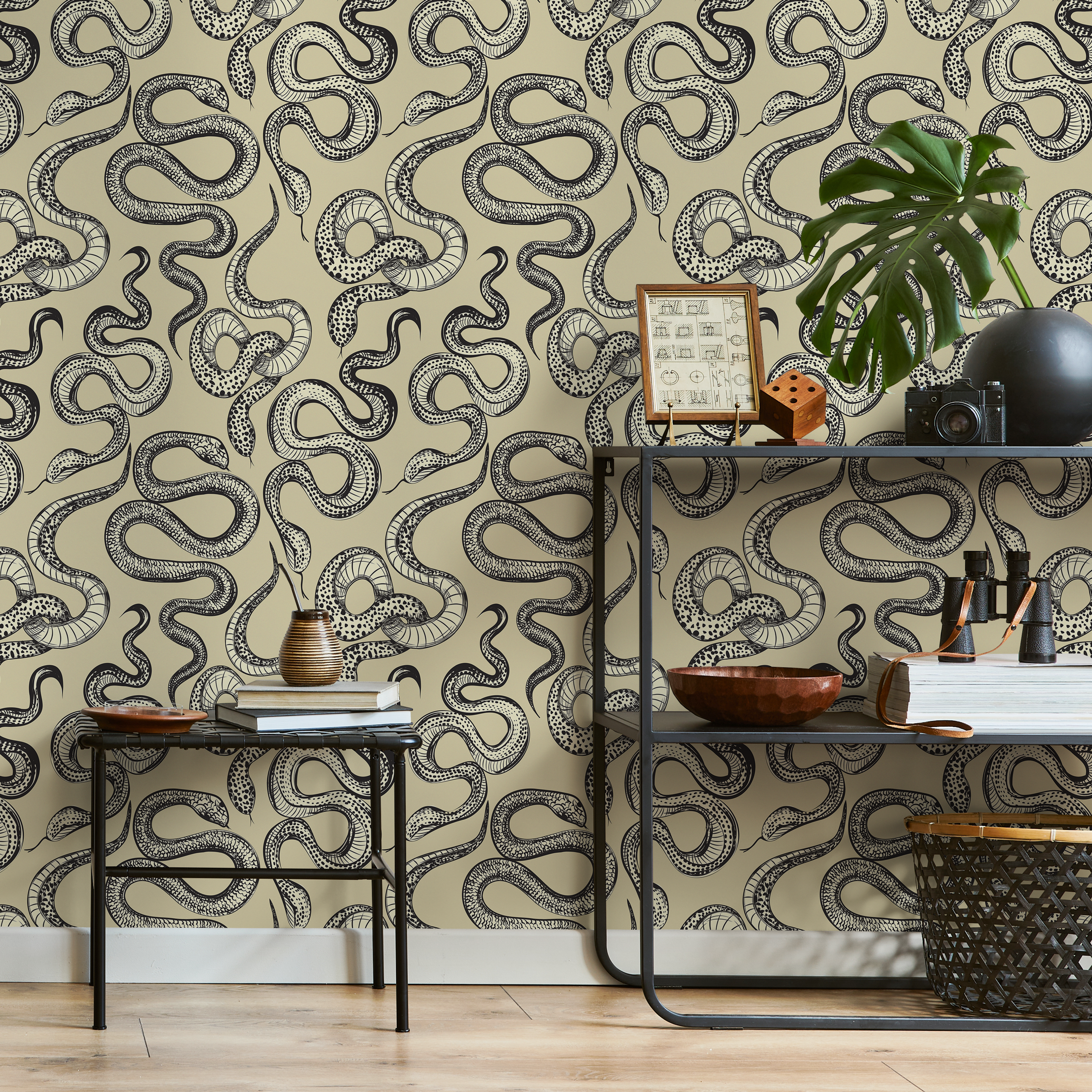 Animal Wallpaper With A Hand-drawn Snake Motif In Beige And Black - C724