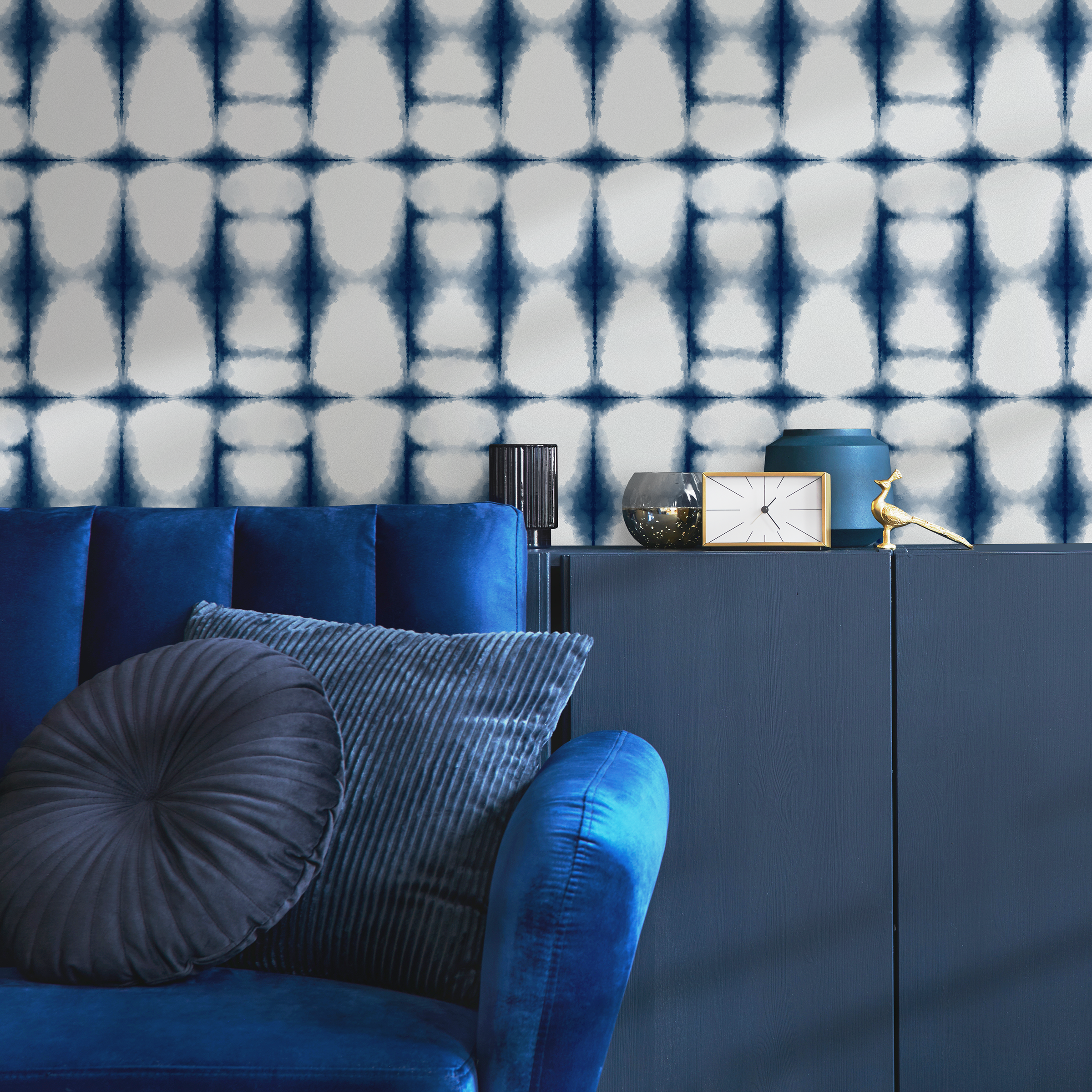 Tie Dye Wallpaper With A Geometric Motif In Blue And White - C738