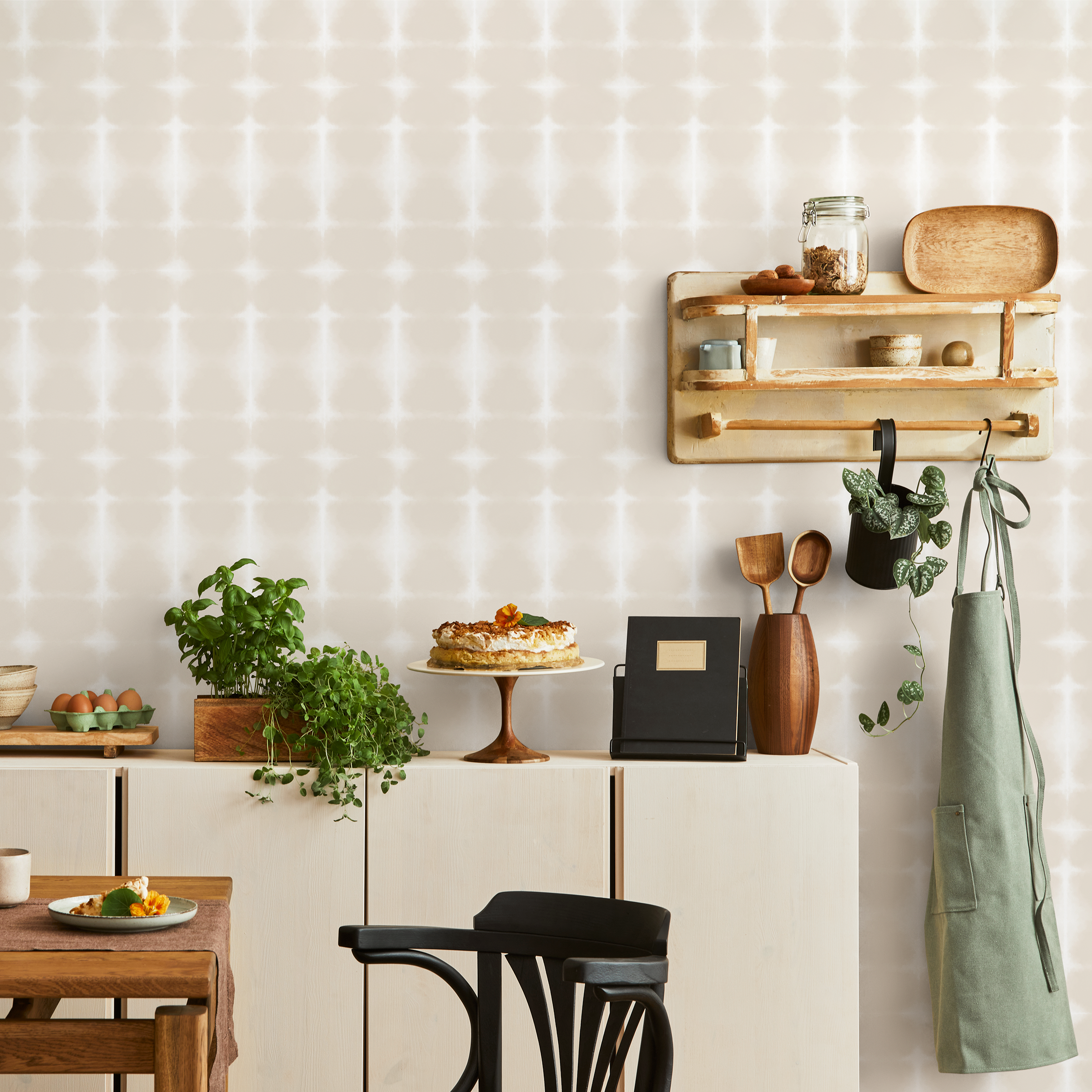 Tie Dye Wallpaper With A Soft Geometric Pattern In Beige And Off-white - C739