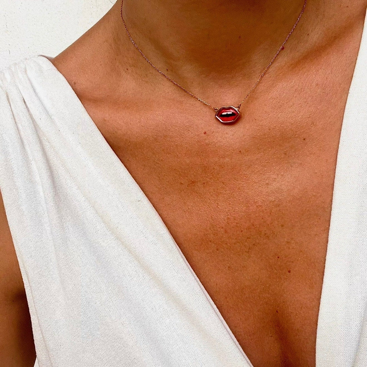 Kiss Necklace