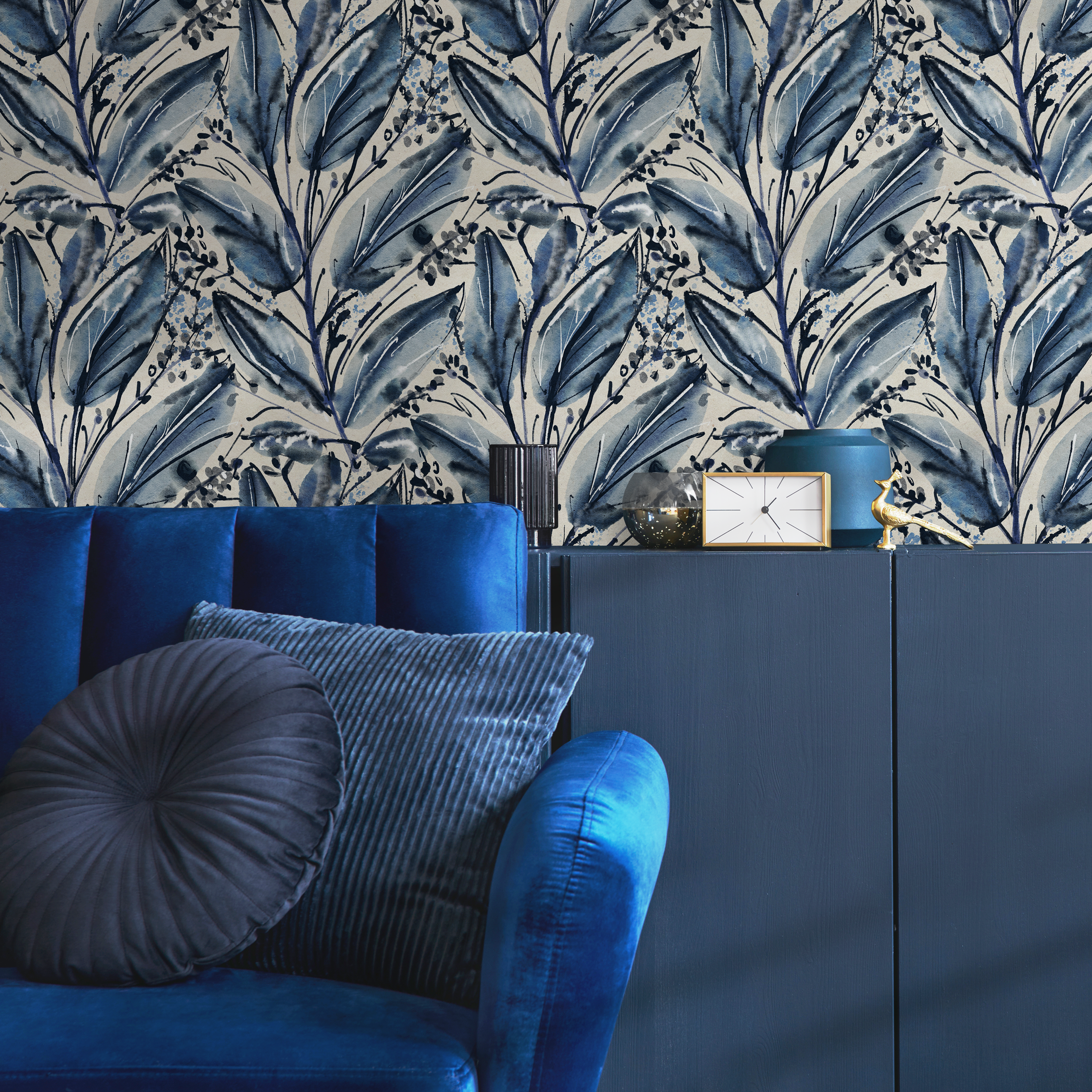 Botanical Wallpaper Featuring Watercolor Leaves In Blue And Black - C780