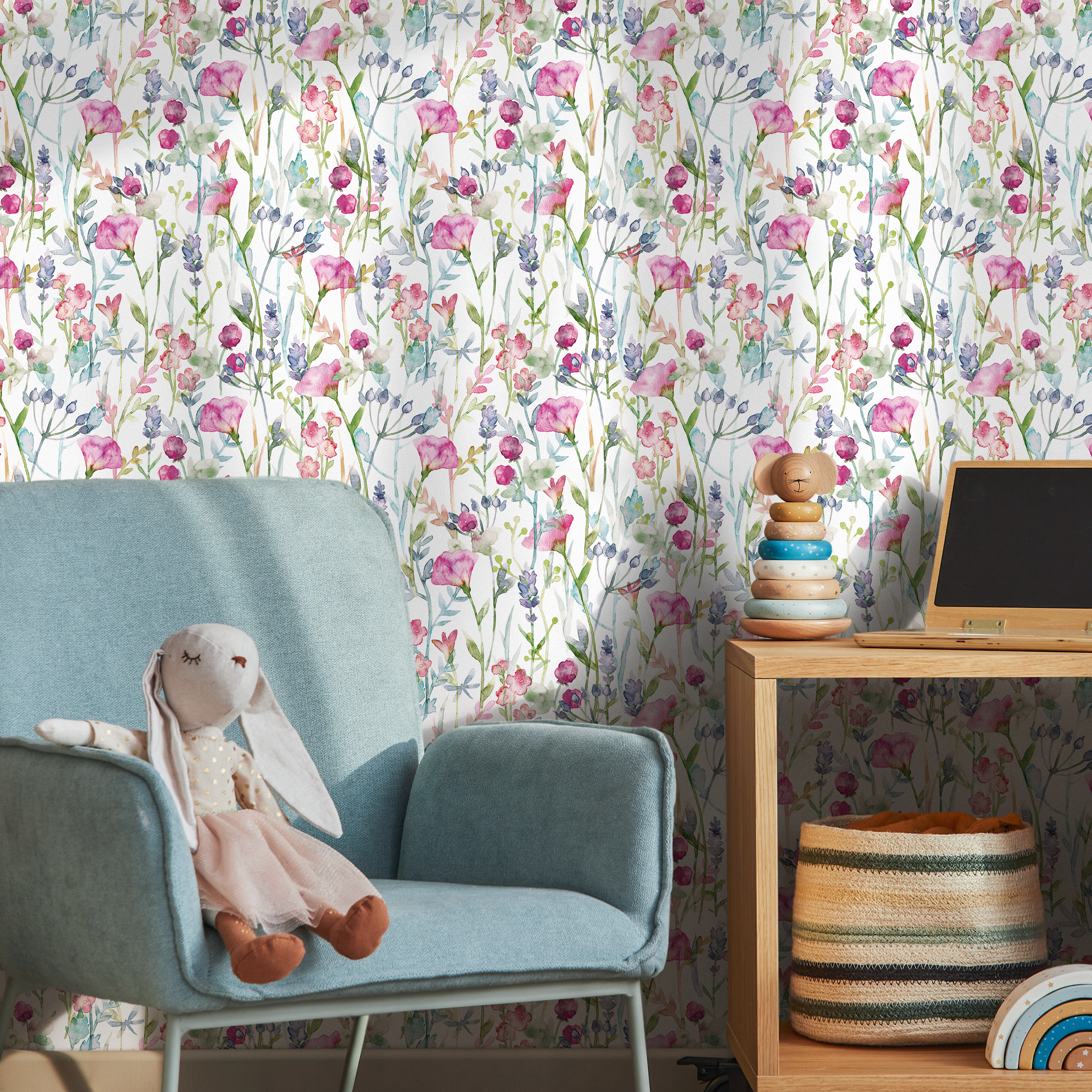 Wildflower Wallpaper With A Watercolor Meadow Motif In Pink, Purple, And Green - C800