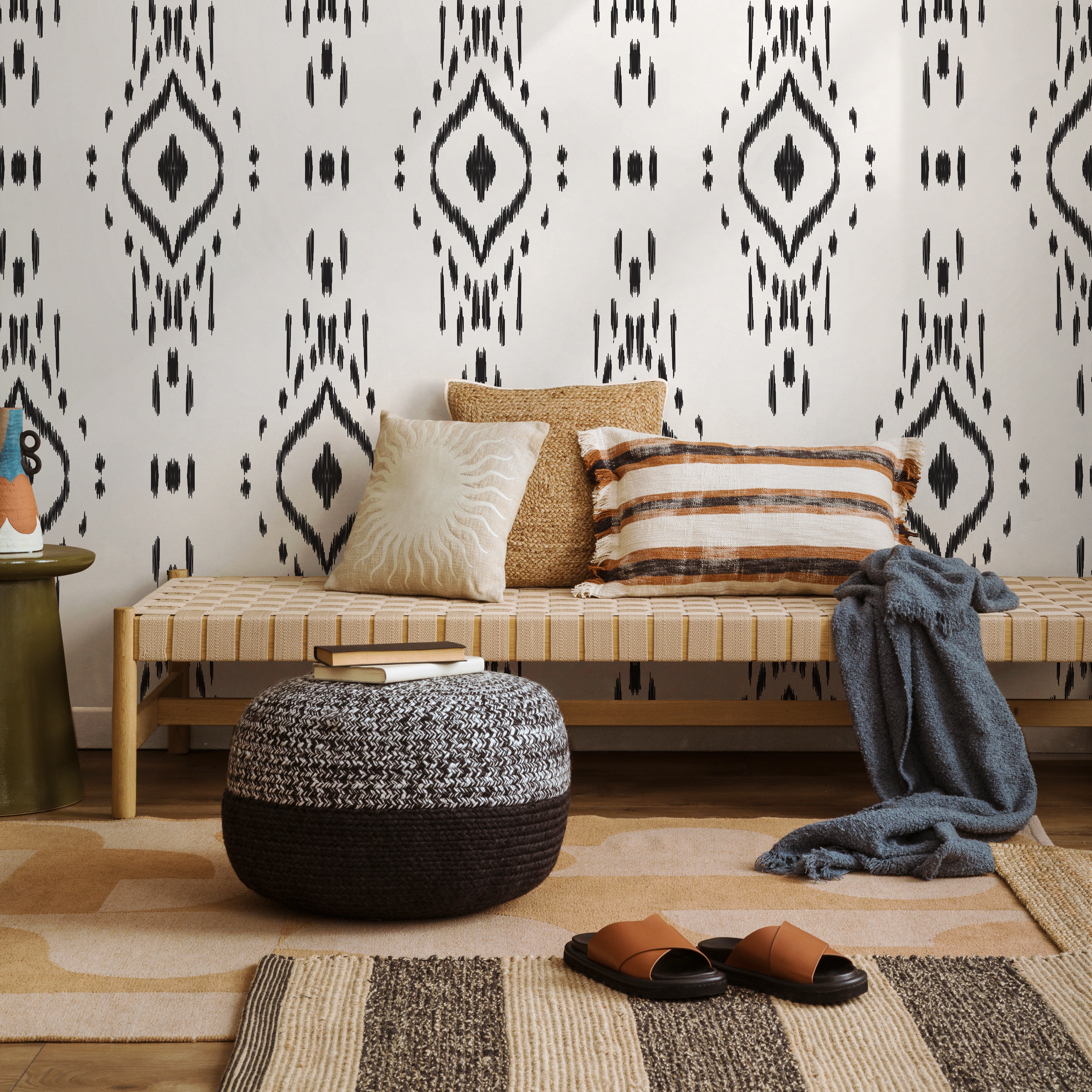 African Wallpaper With A Sketched Ikat Motif In Black And White - C803