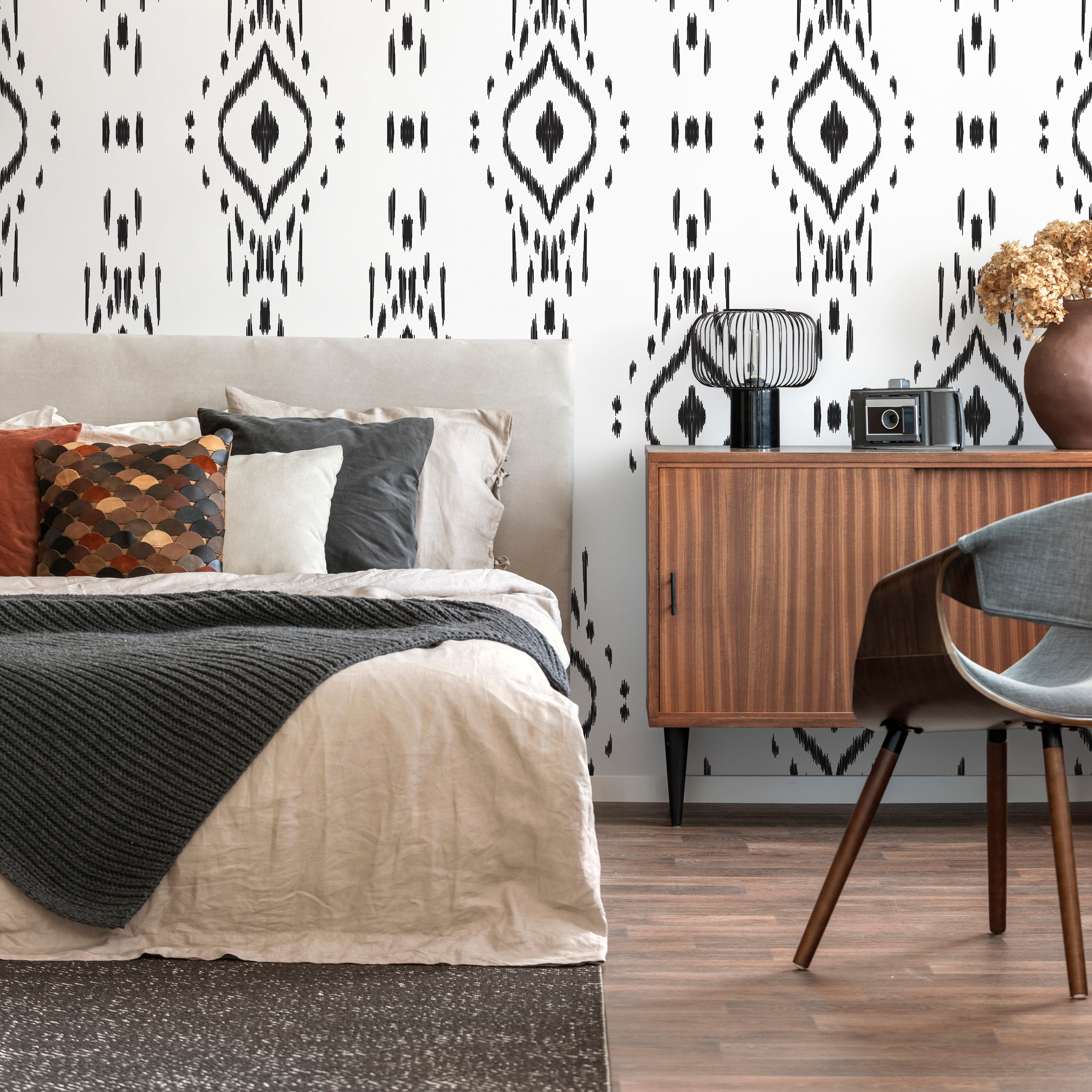 African Wallpaper With A Sketched Ikat Motif In Black And White - C803