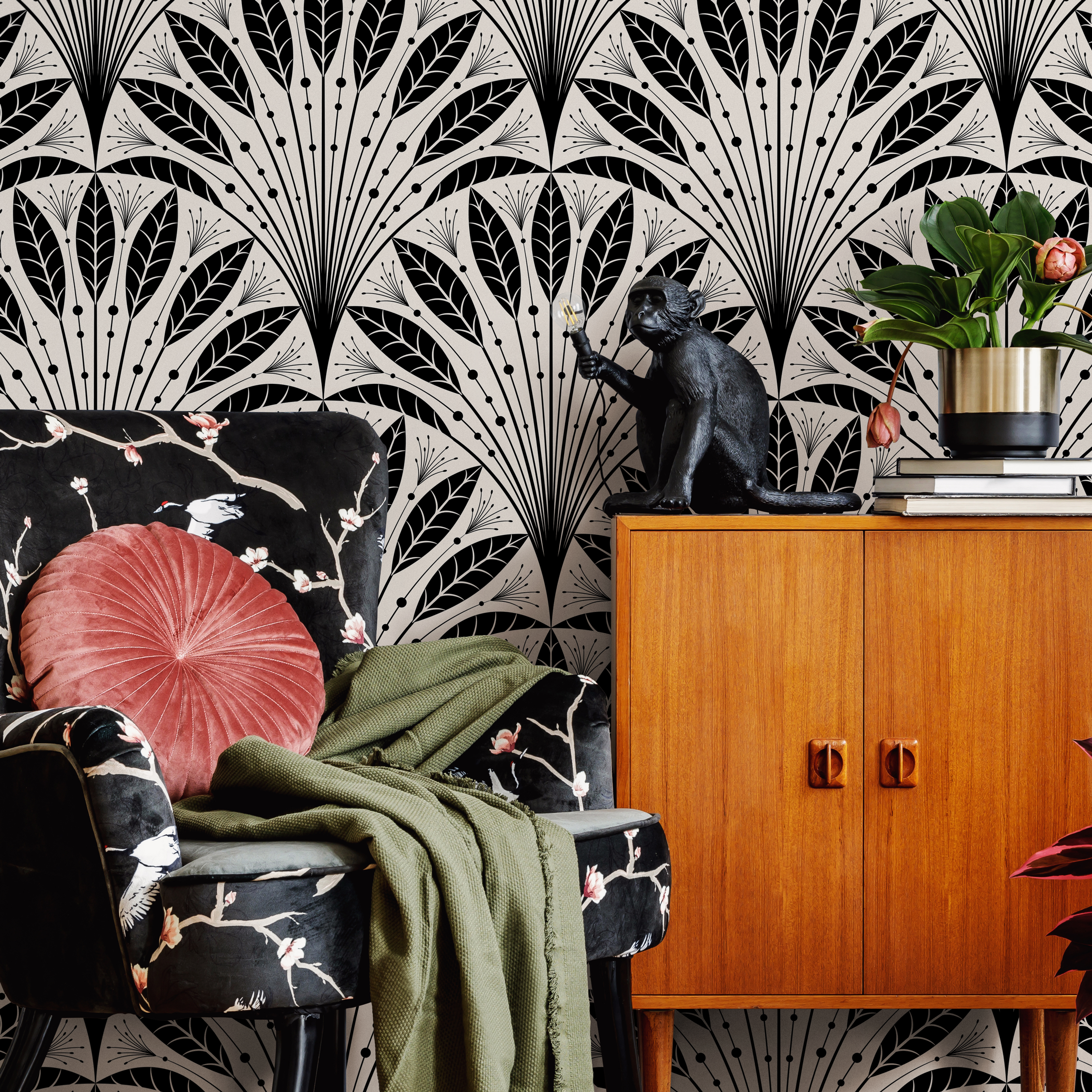 Art Deco Wallpaper With A Fanned Feather Motif In Black And Beige - C814
