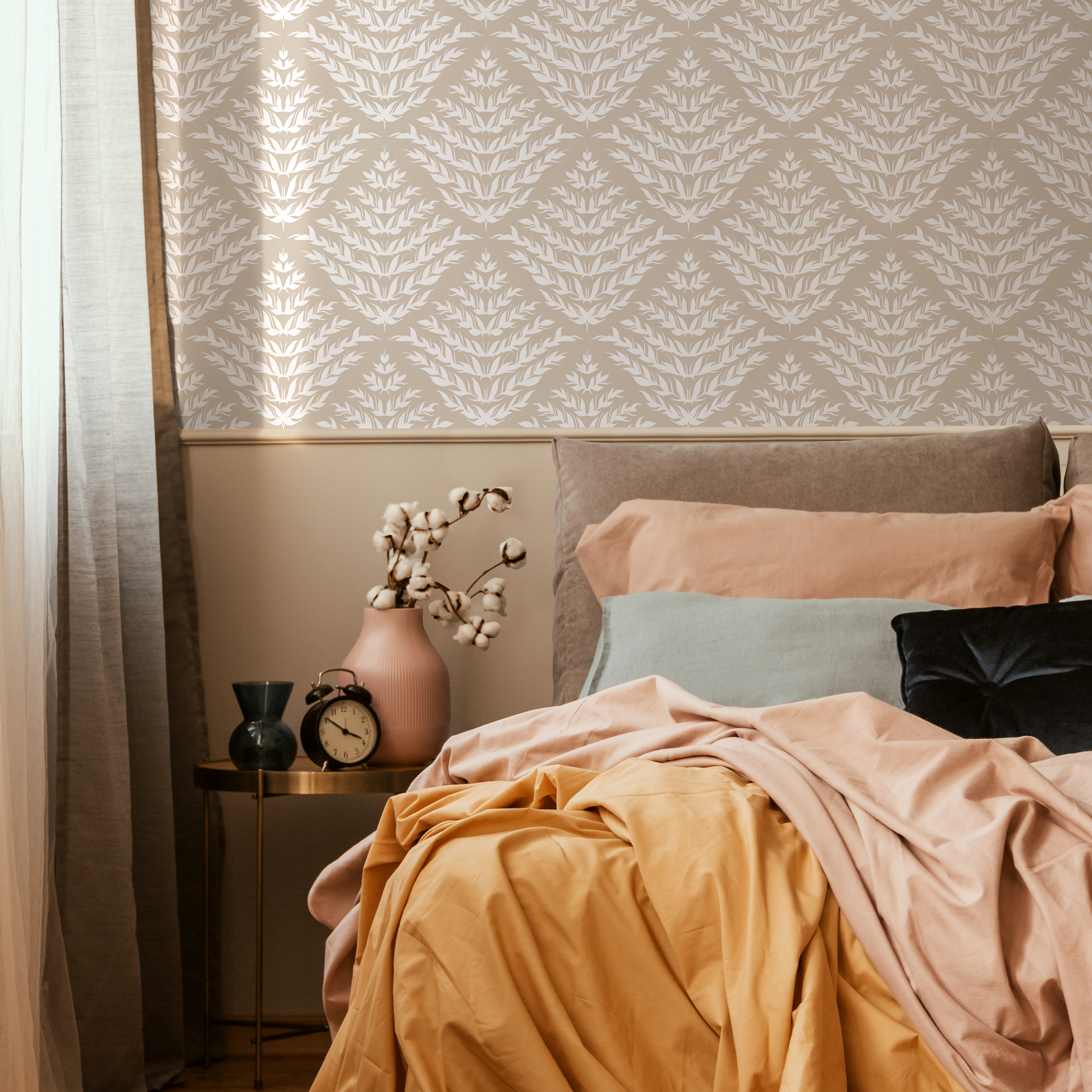 Boho Wallpaper With A Stylized Leaf Motif In Beige And Cream - C854