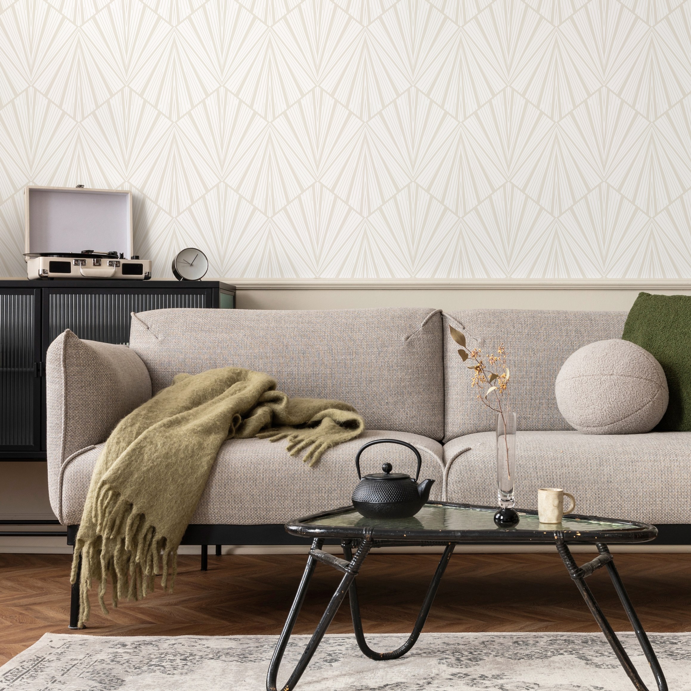Art Deco Wallpaper With A Geometric Fan Motif In Beige And Cream - C857