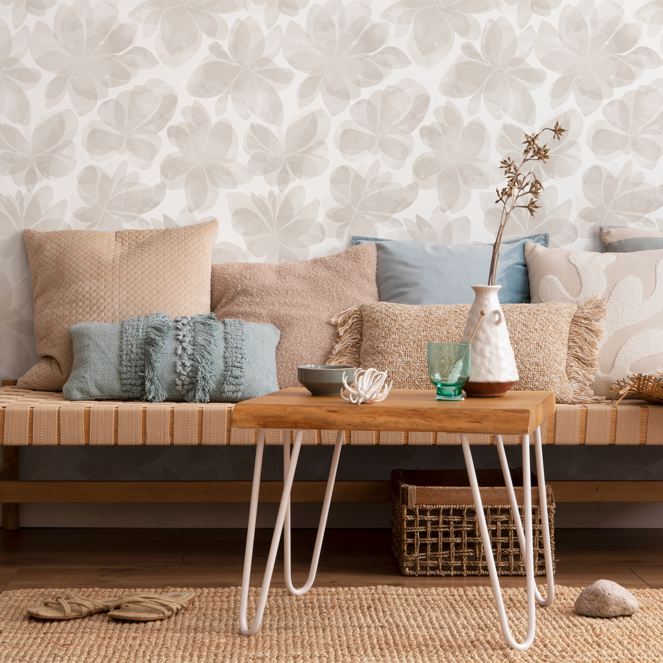 Floral Wallpaper With A Watercolor Flower Motif In Beige And Cream - C862
