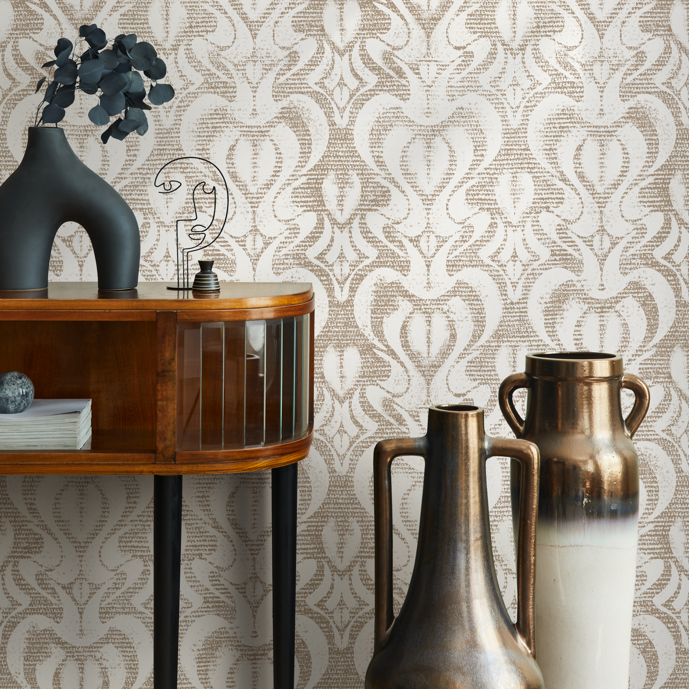 Vintage Damask Wallpaper With A Textured Motif In Beige And Cream - C869