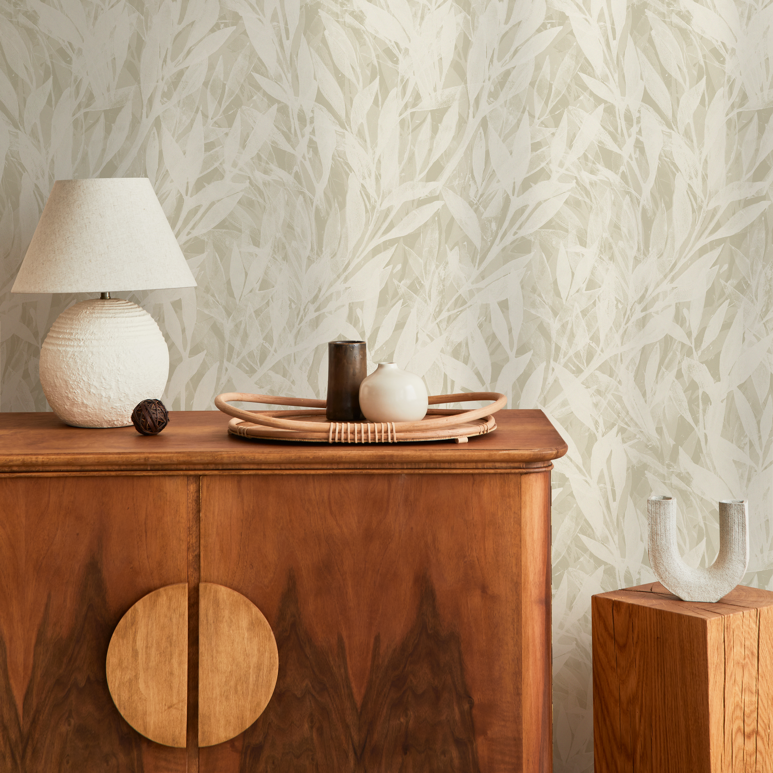 Botanical Wallpaper Featuring Soft Leaf Silhouettes In Beige And Sage - C876