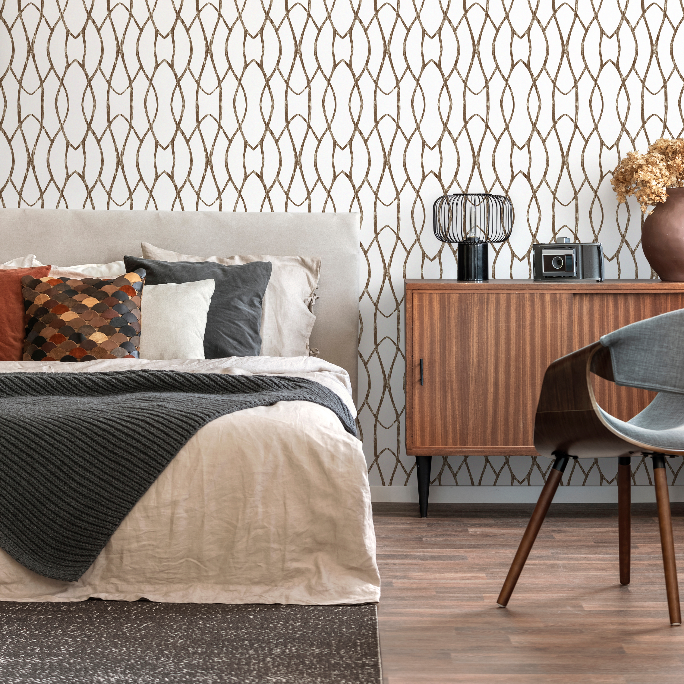 Geometric Wallpaper With Interlocking Wavy Lines In Brown And White - C889