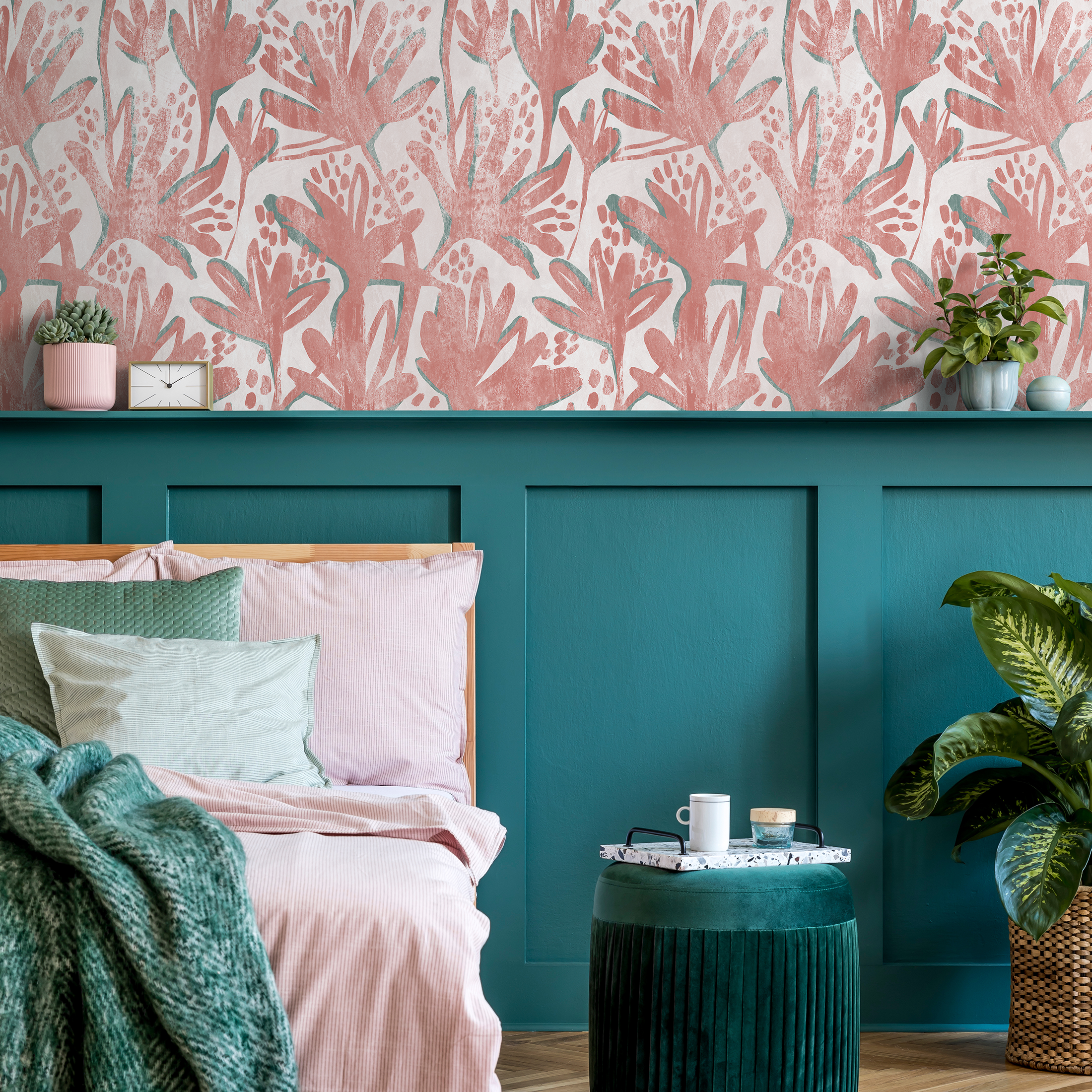 Floral Wallpaper With A Stylized Botanical Print In Pink And Teal - C902