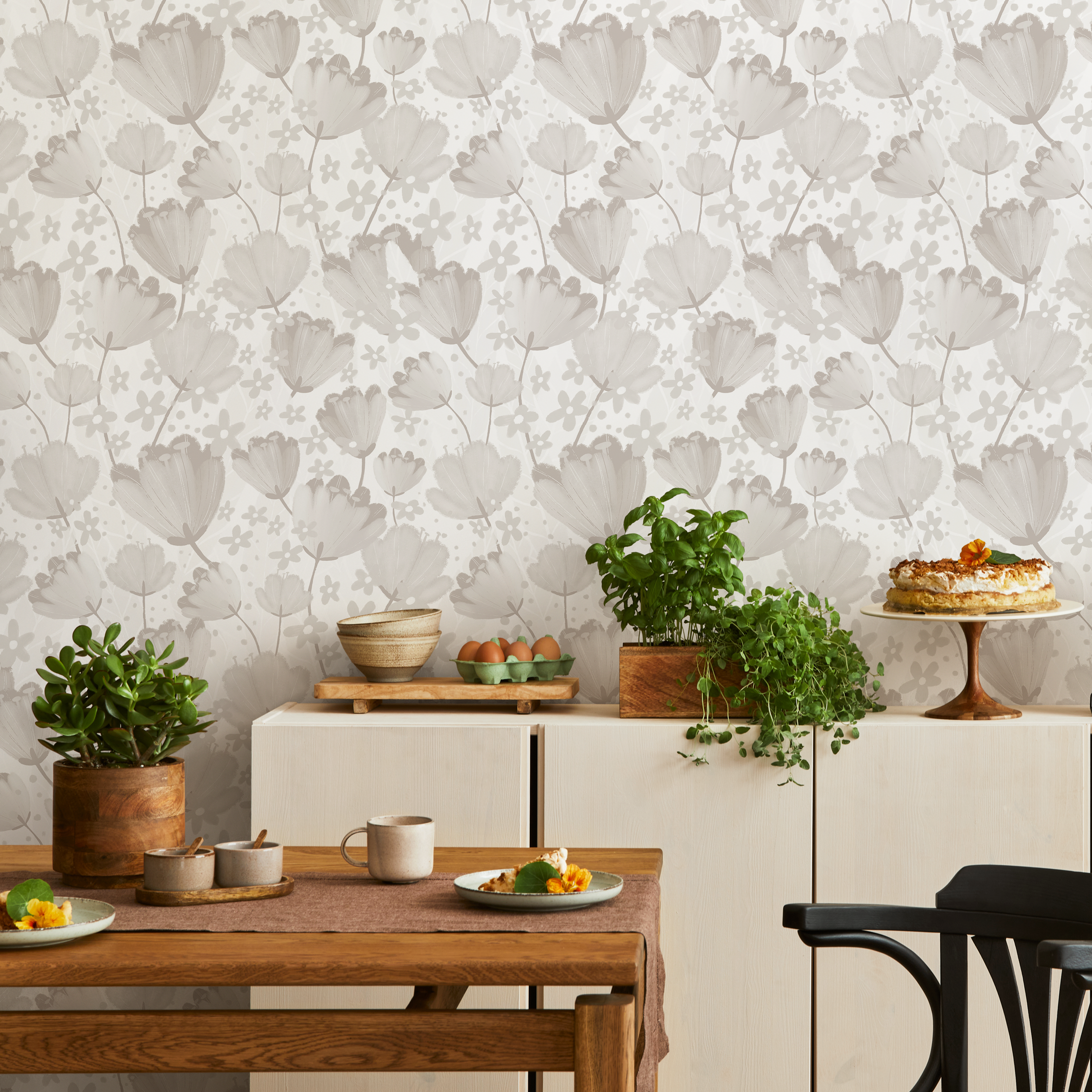 Minimalist Floral Wallpaper With Painted Tulips In Beige And Gray - C912