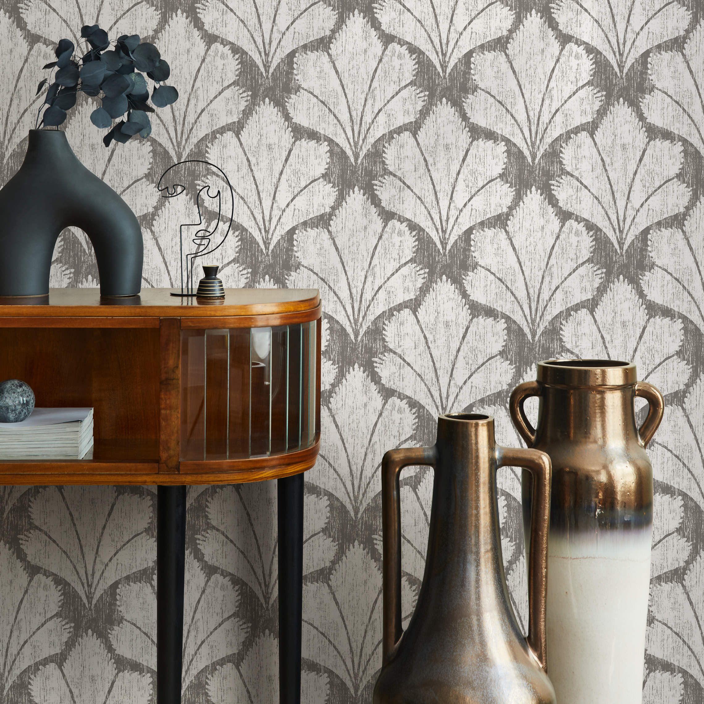 Art Deco Wallpaper With A Stylized Fan Motif In Gray And Off-white - C928