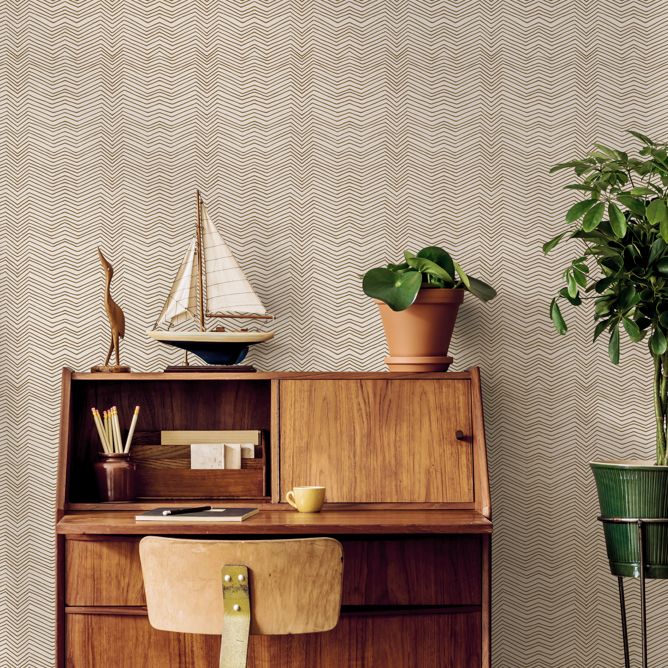 Chevron Wallpaper With Hand-drawn Lines In Beige And Brown - C937