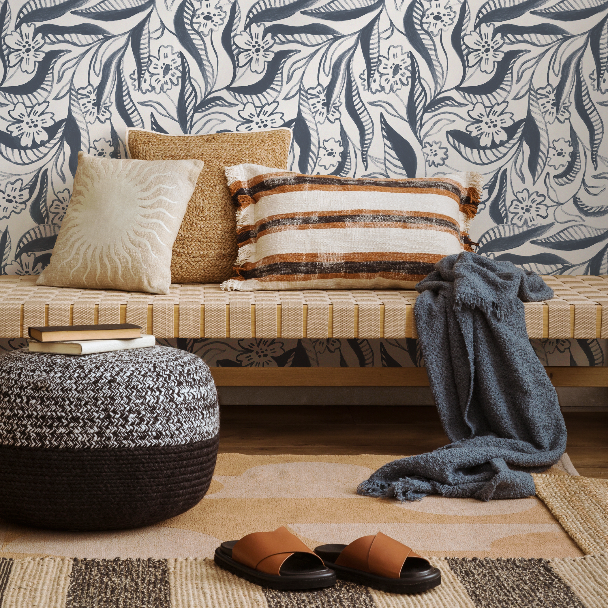 Floral Wallpaper Featuring Painterly Blooms In Navy Blue And Gray - C947