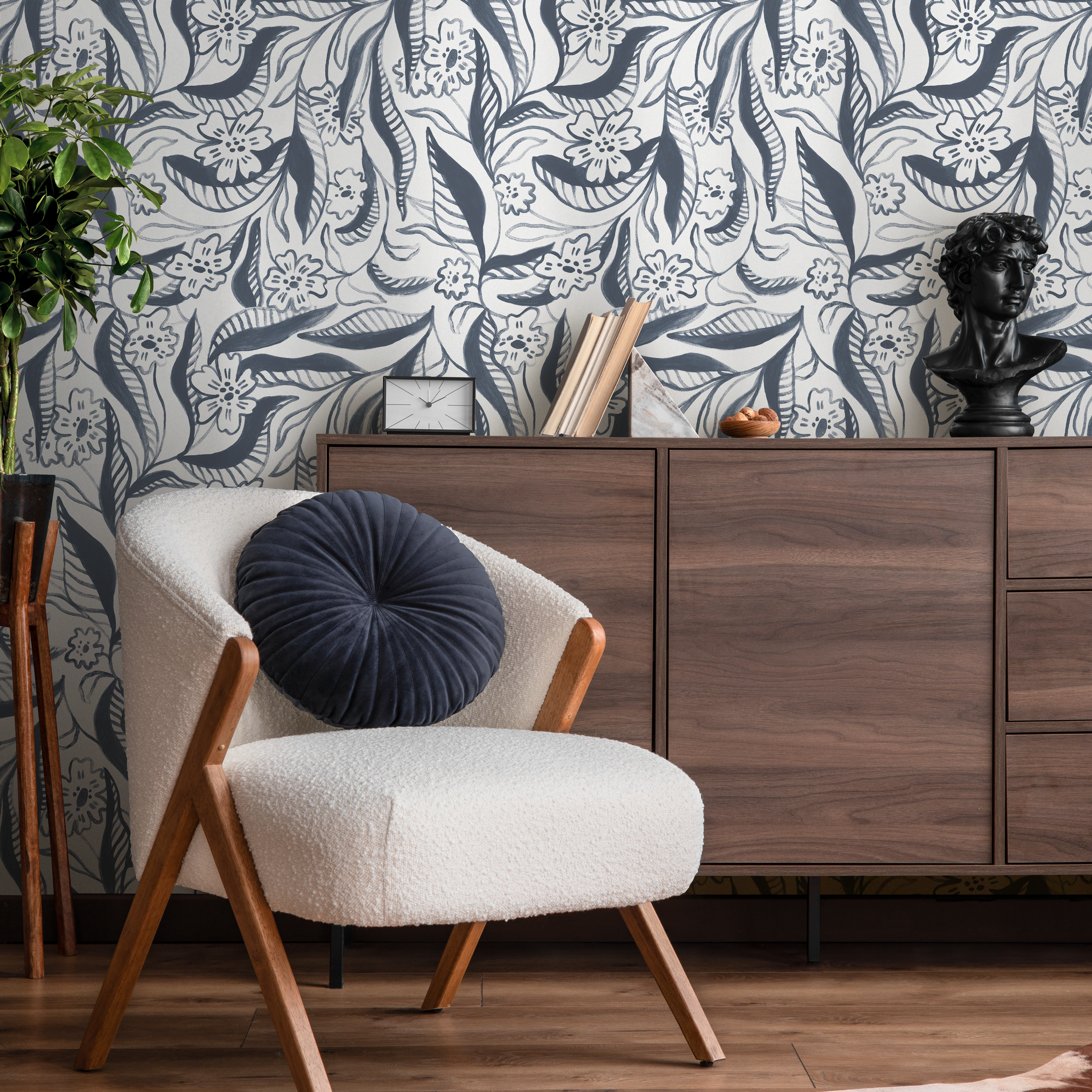 Floral Wallpaper Featuring Painterly Blooms In Navy Blue And Gray - C947