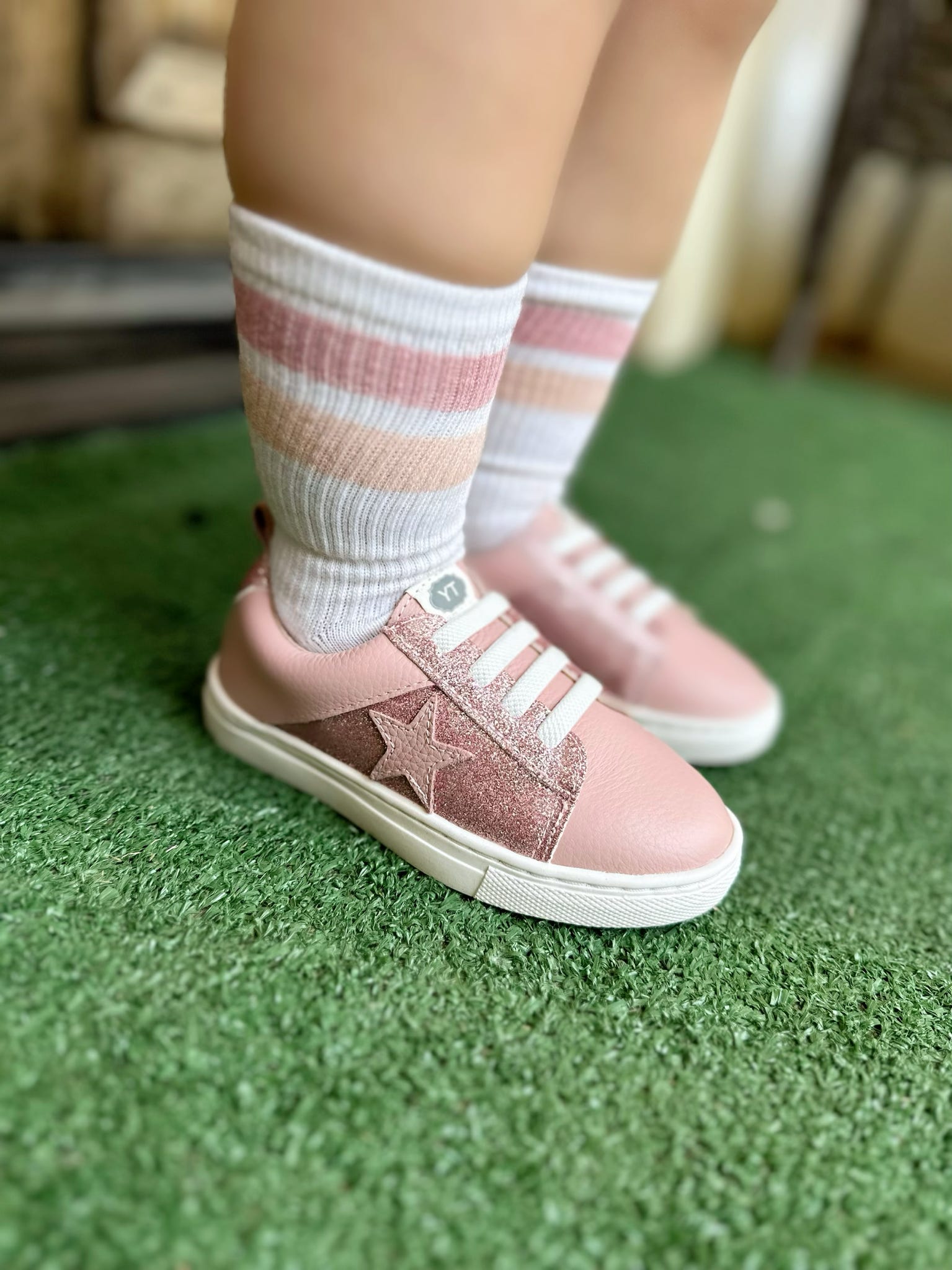 Low Top Sneakers - Pink Glitter / Leather Star