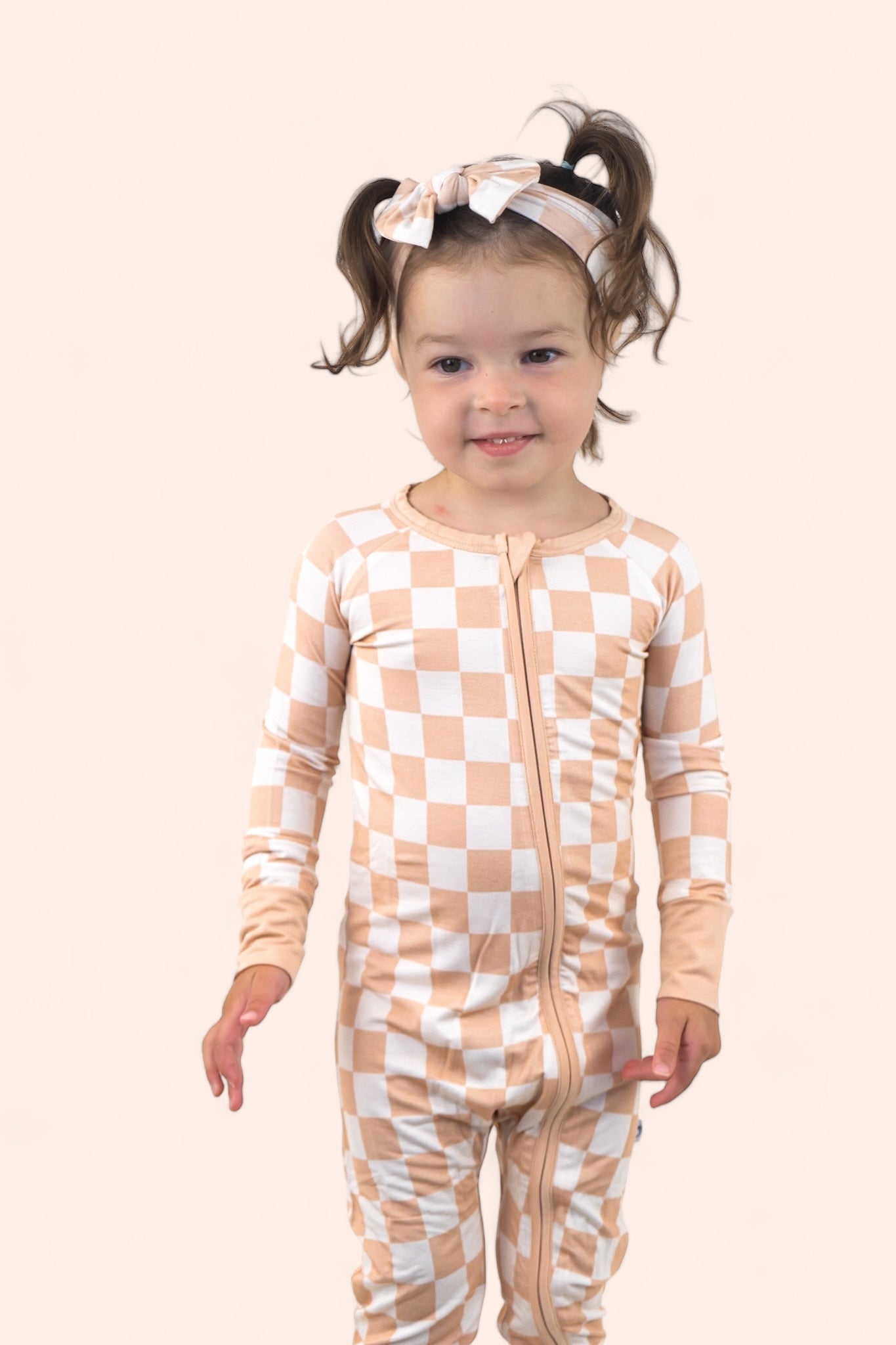 Sandy Checkers Dream Bow