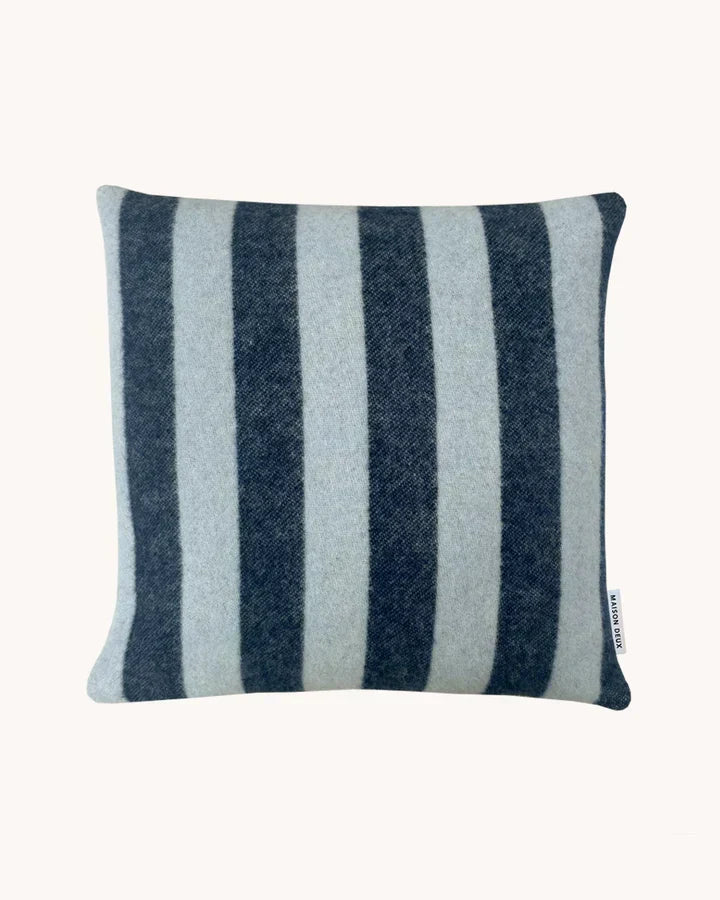 Cushion Candy Wrap Navy / Ice Blue 1.65 X 1.65 Ft